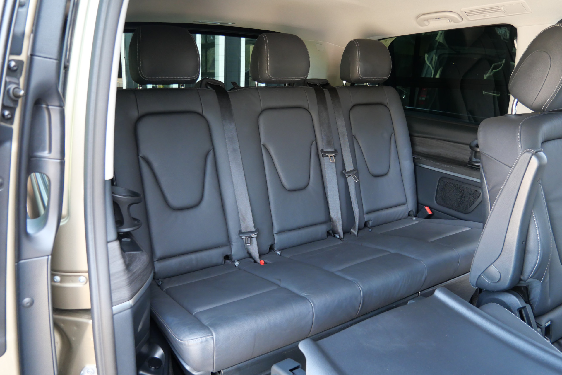 Foto van Mercedes-Benz Eqv