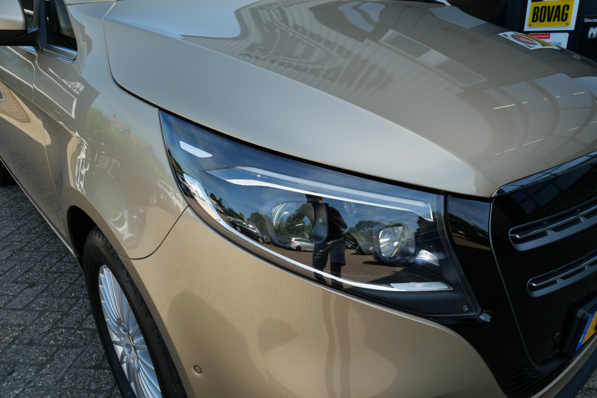 Foto van Mercedes-Benz Eqv