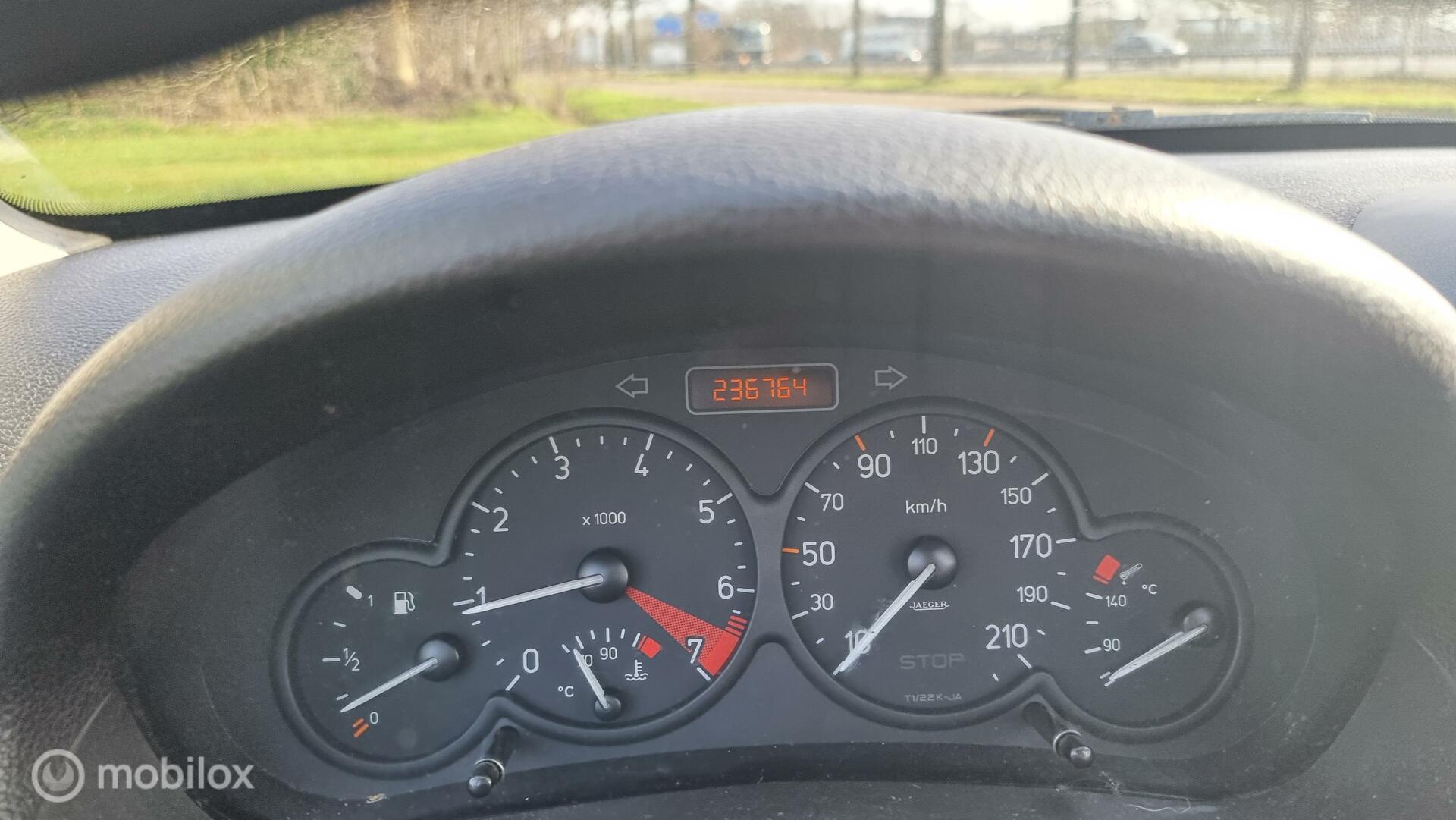 Foto van Peugeot 206 CC