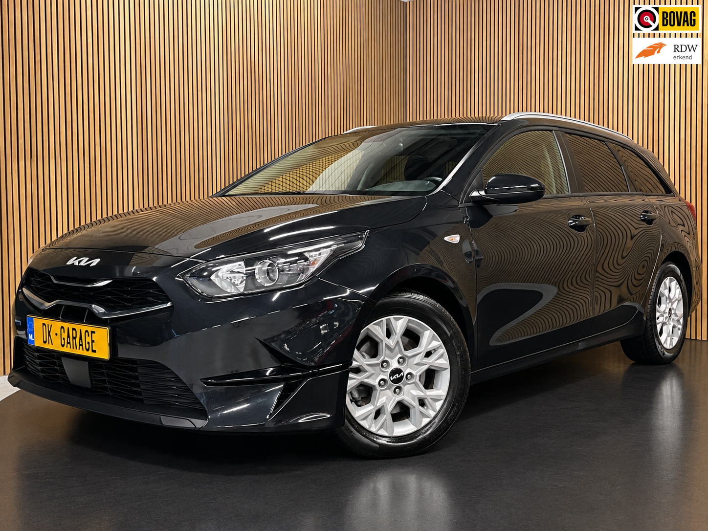 Kia Ceed Sportswagon 1.5 T-GDi DynamicLine|161PK|APPLE CARPLAY|ANDROID AUTO|STOEL+STUURVERW|CAMERA|CRUISE+CLIMA|1E EIG.|INCL.BTW| 2023 - voorkant