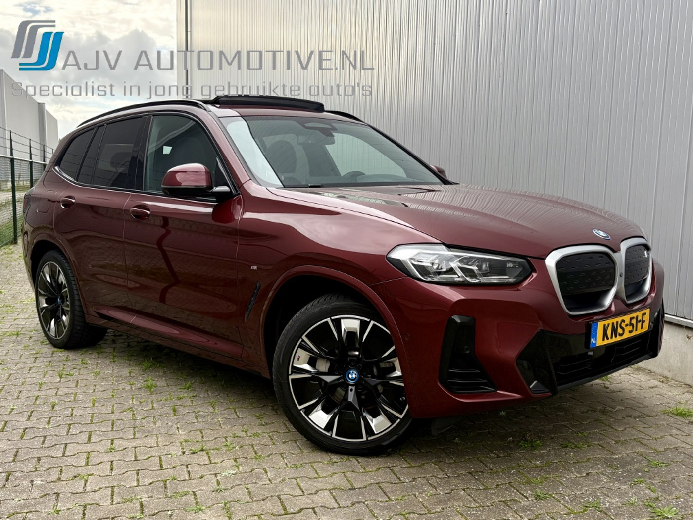 BMW Ix3 HIGH EXECUTIVE M-SPORT 80 kWh / PANODAK / SOH100%!! 2022 - voorkant