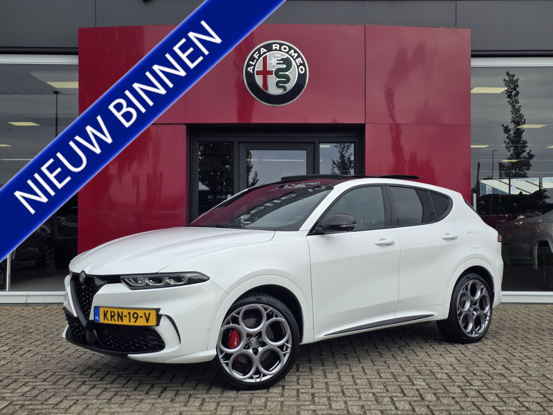 Alfa Romeo Tonale 1.3T PHEV 280PK Tributo Italiano | Panorama-dak | Camera 360 | Leer 2025 - voorkant