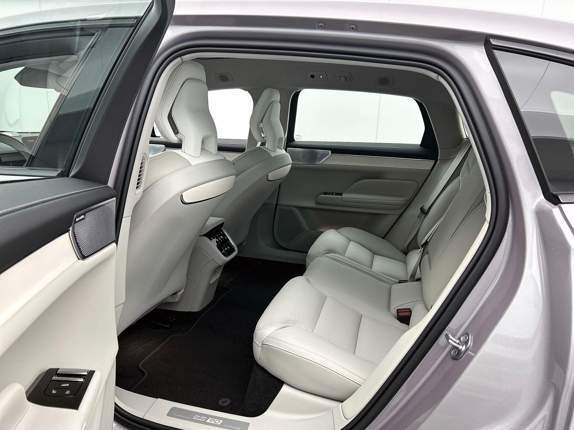Foto van Volvo Es90