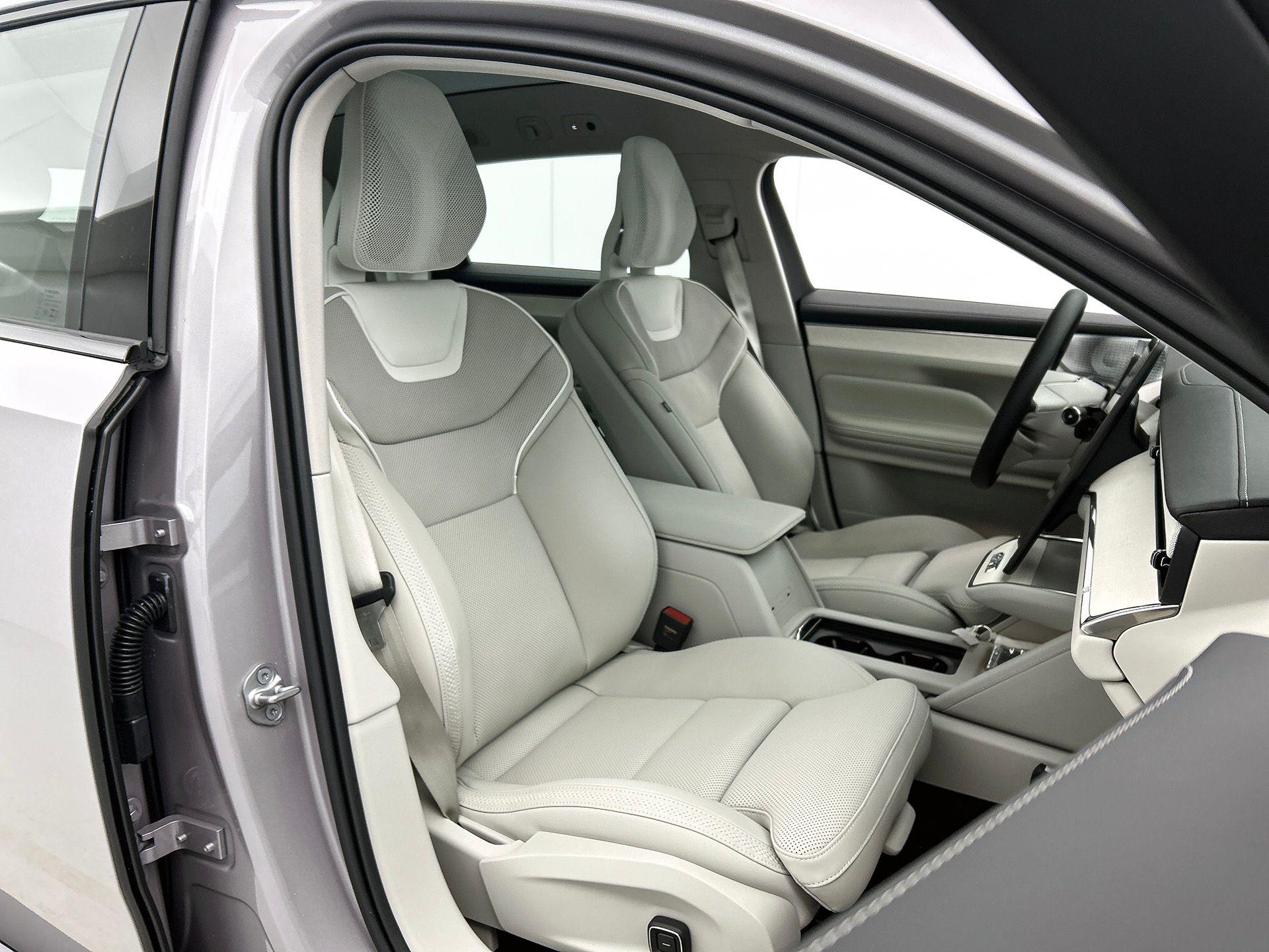 Foto van Volvo Es90