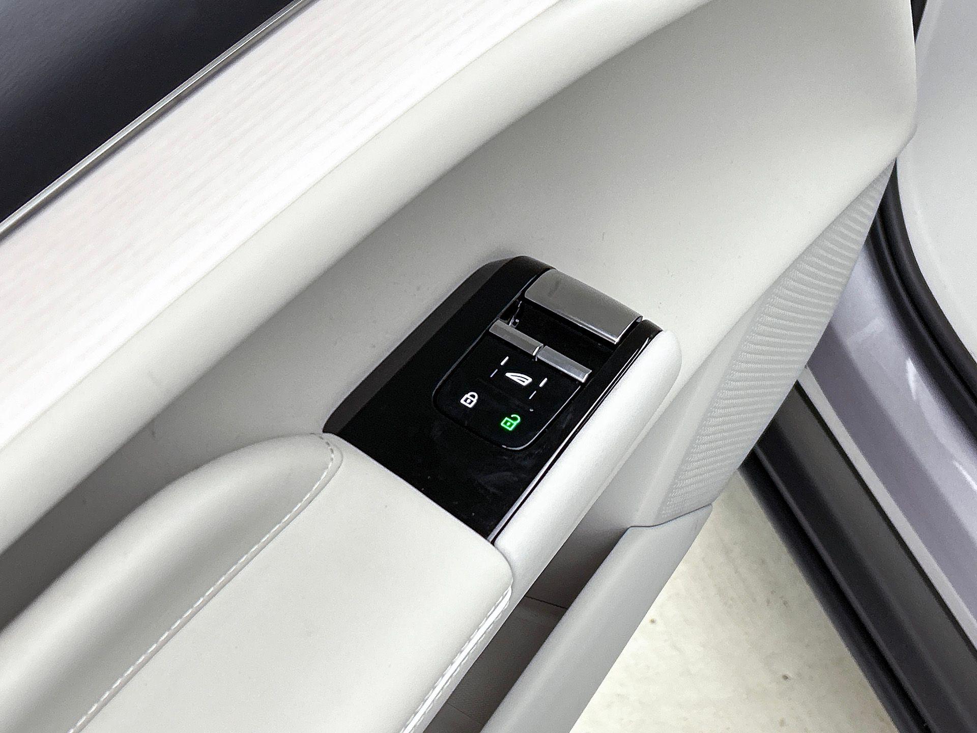 Foto van Volvo Es90