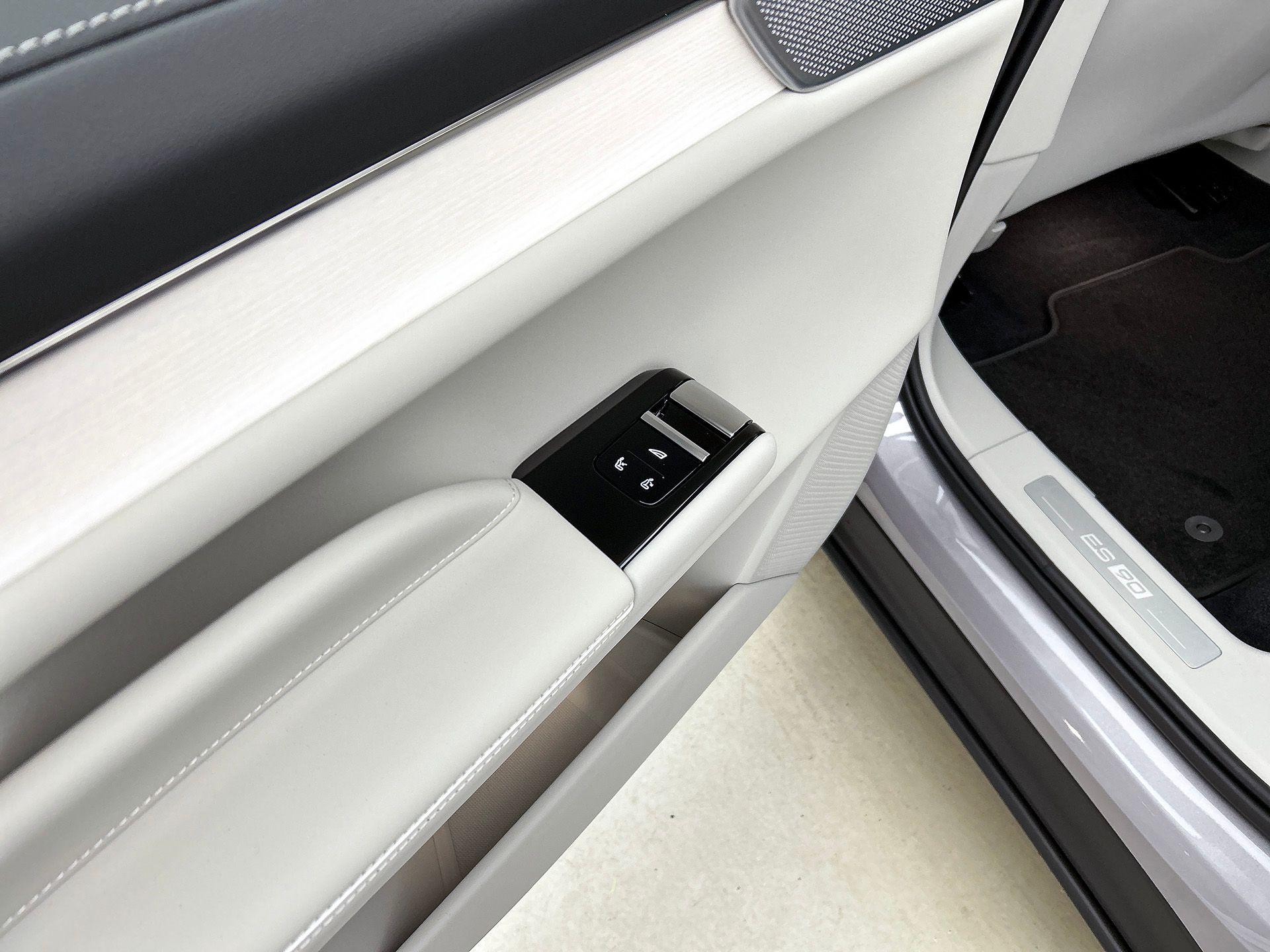 Foto van Volvo Es90