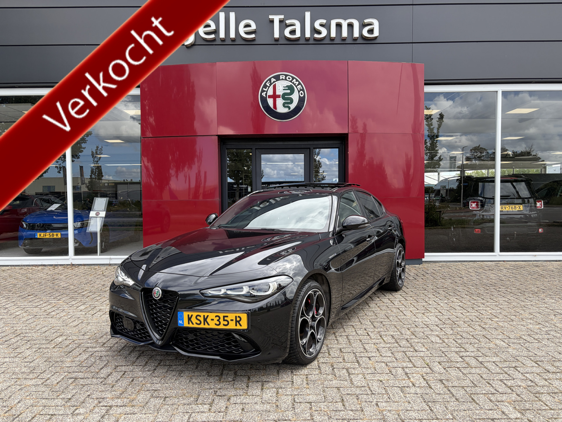 Alfa Romeo Giulia 2.0 T GME AWD Veloce | Panoramadak | 19" Velgen | Camera 2024 - voorkant
