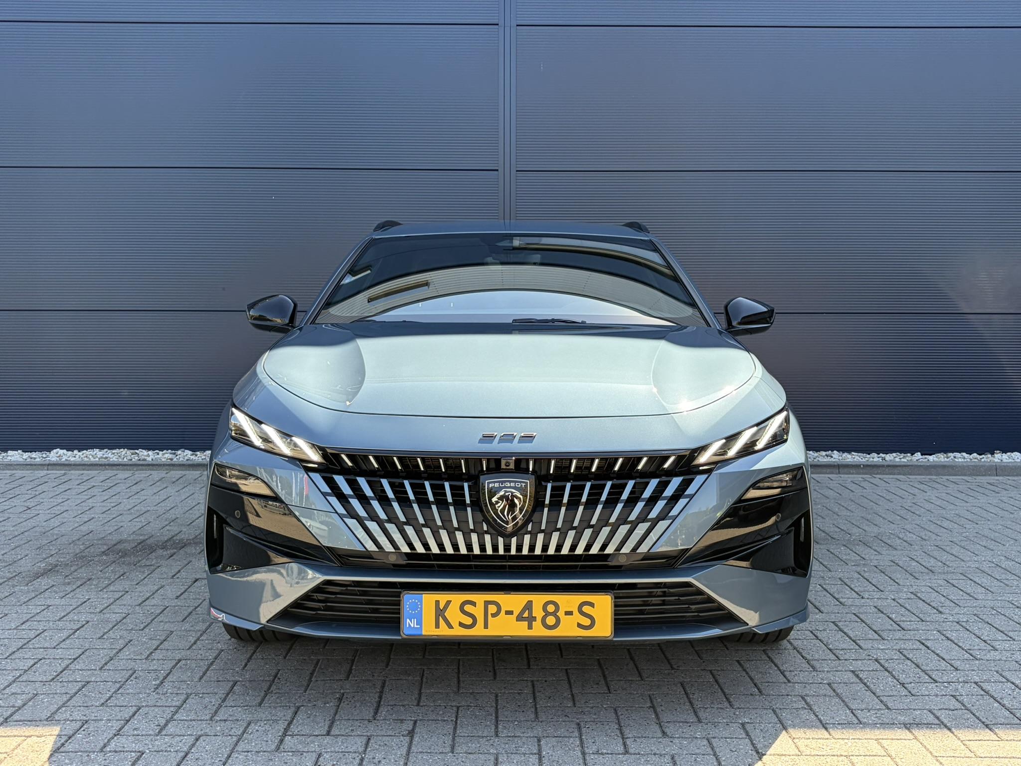 Foto van Peugeot E-308 SW