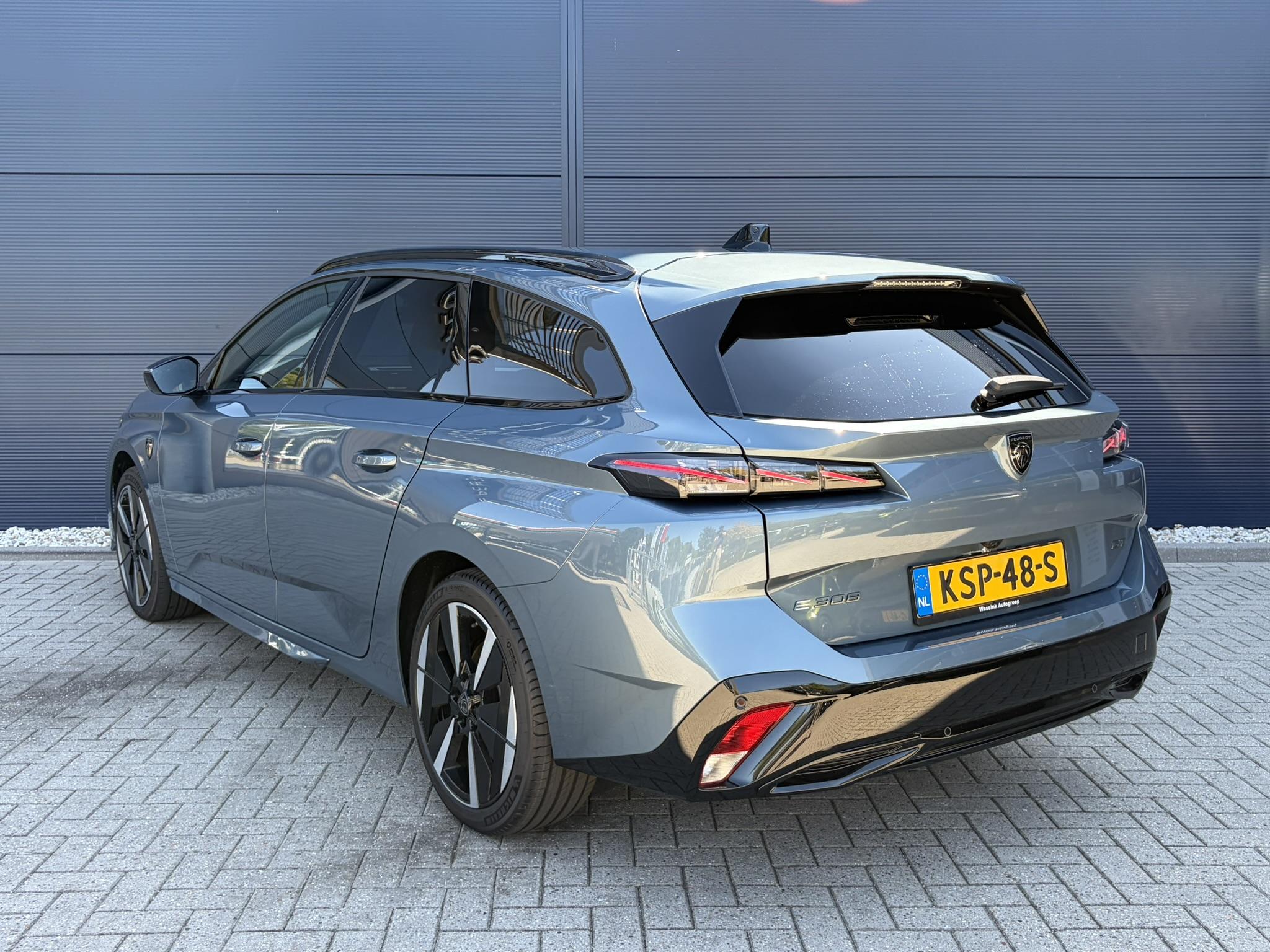 Foto van Peugeot E-308 SW
