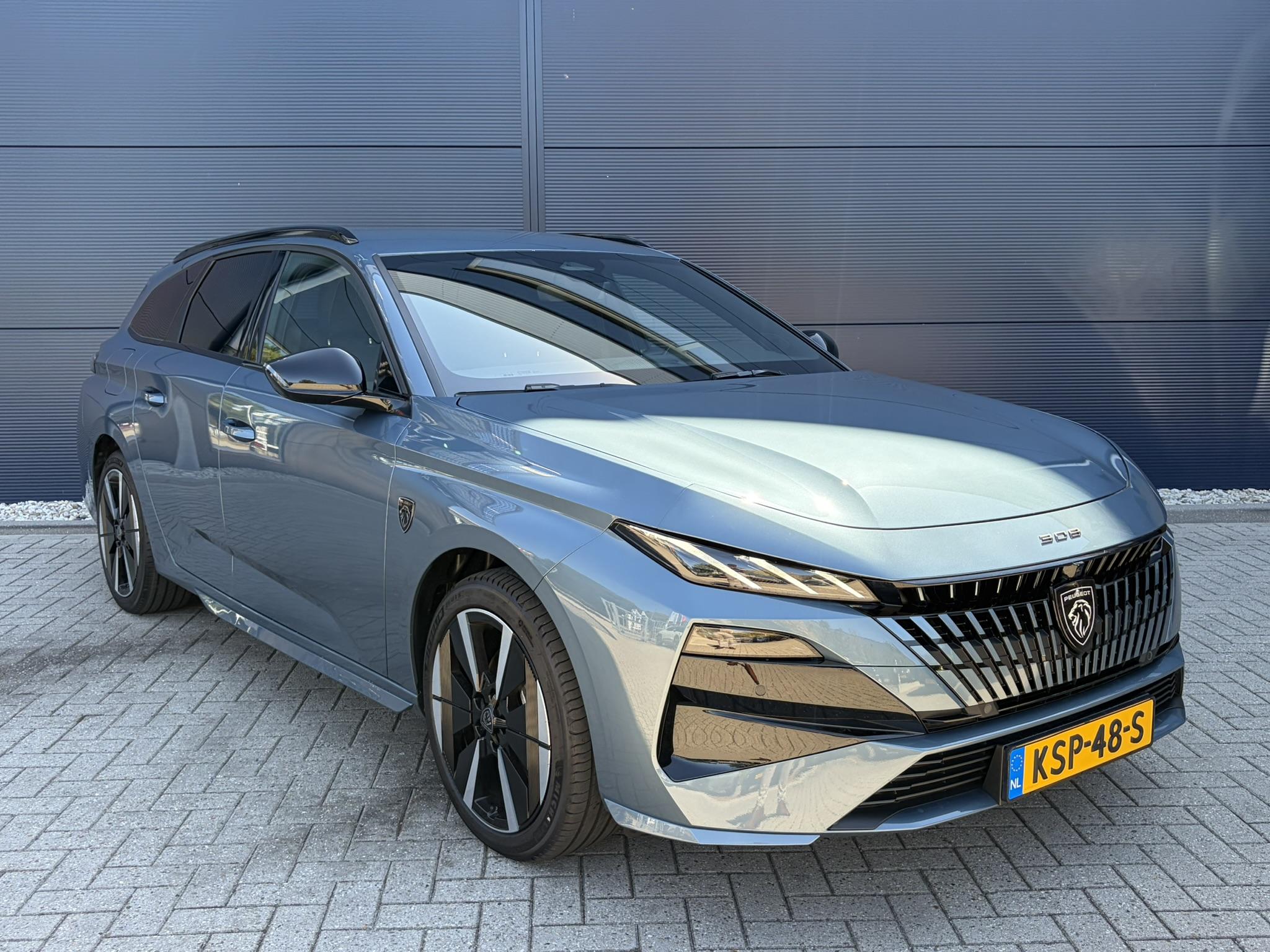 Foto van Peugeot E-308 SW