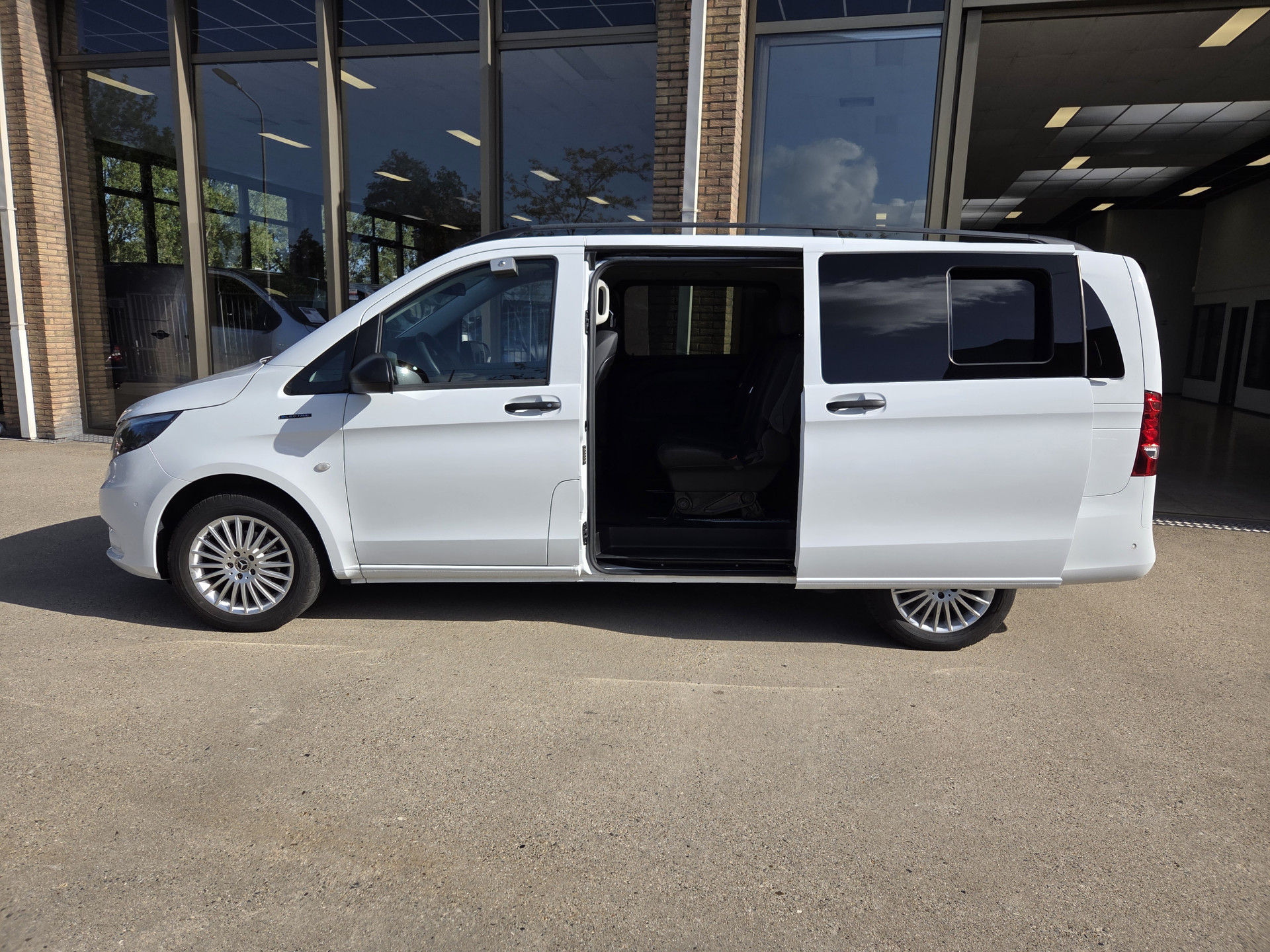 Foto van Mercedes-Benz Evito Tourer