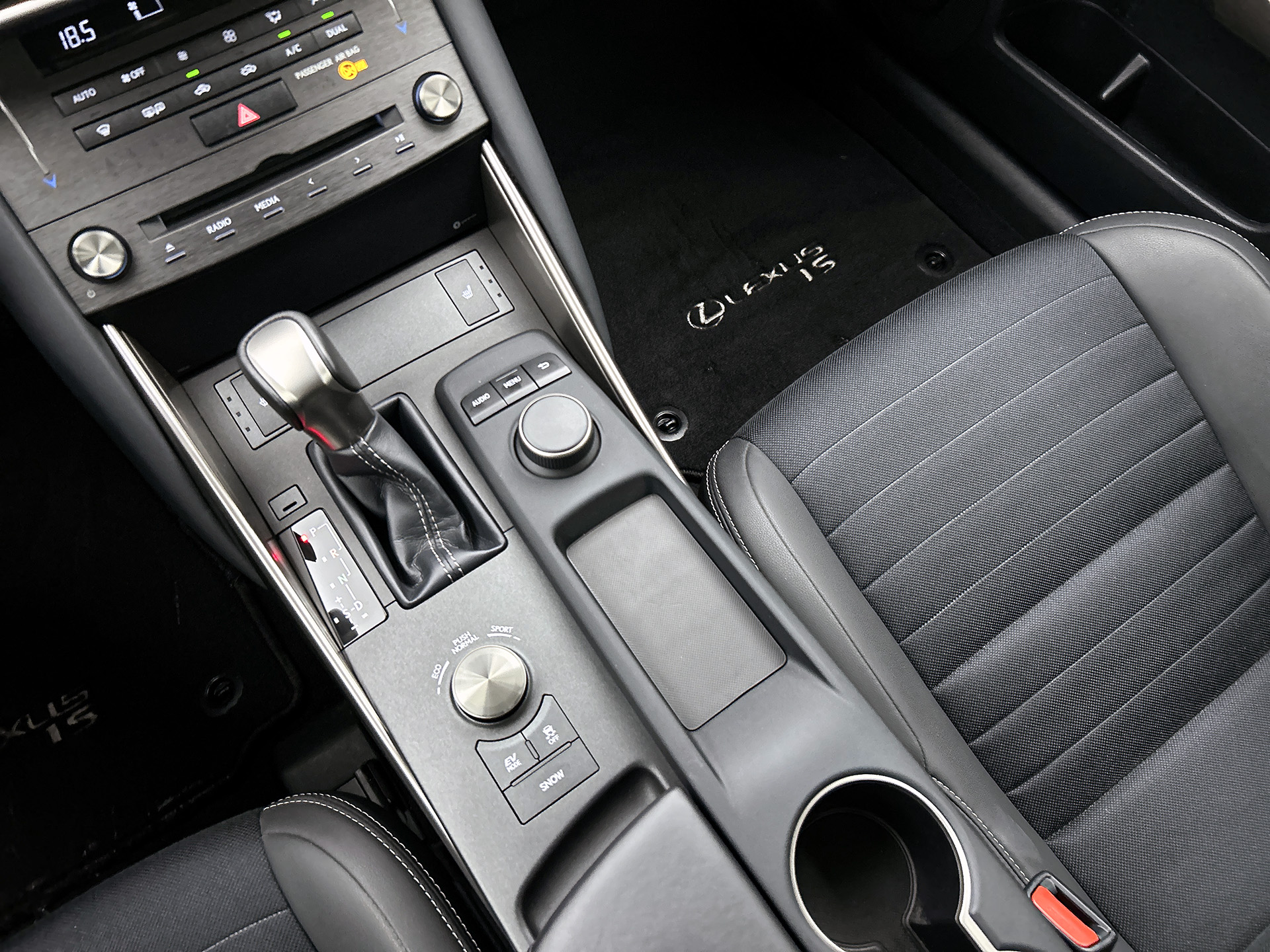 Foto van Lexus Is