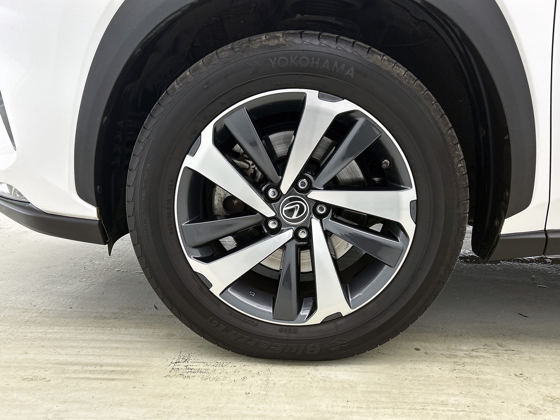 Foto van Lexus NX