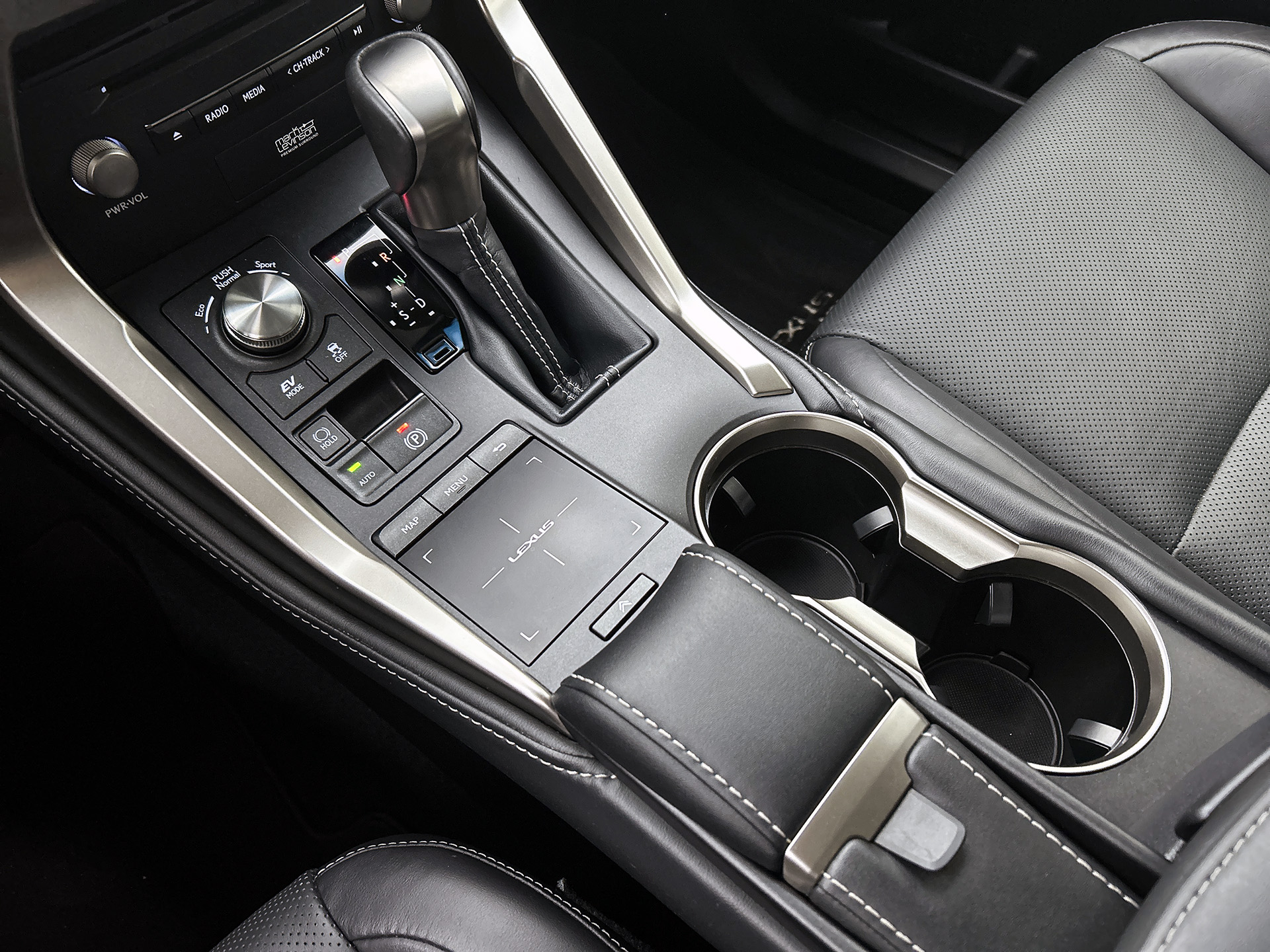 Foto van Lexus NX