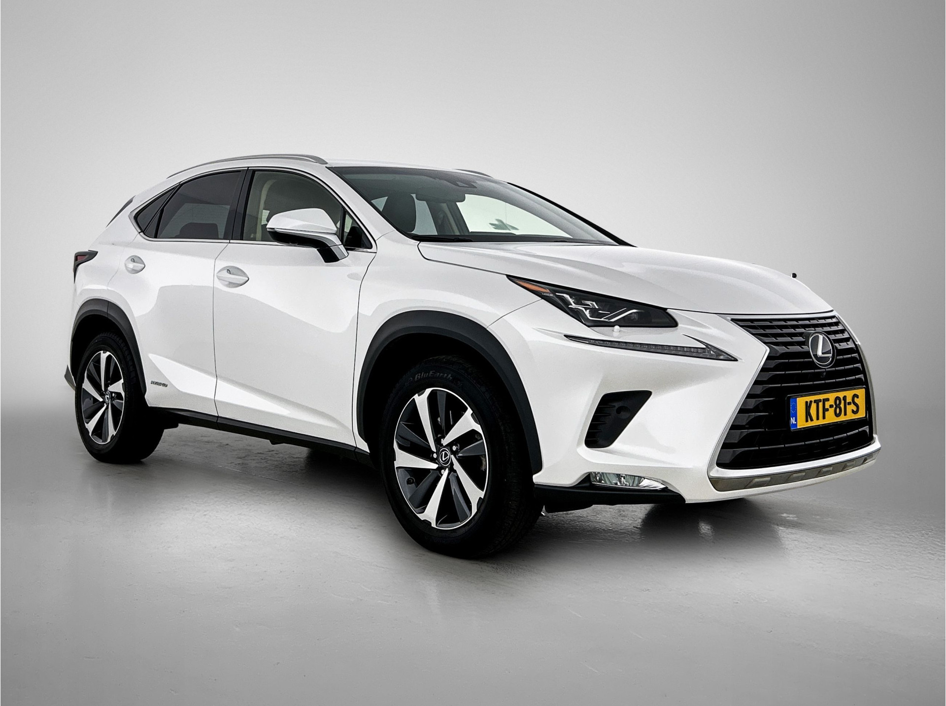 Foto van Lexus NX