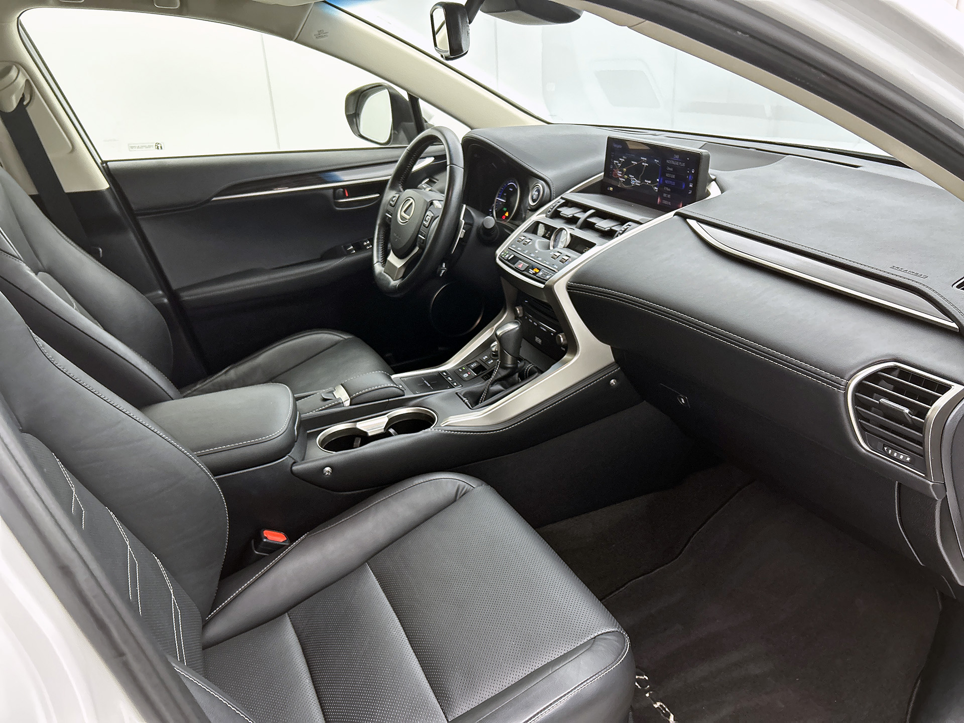 Foto van Lexus NX