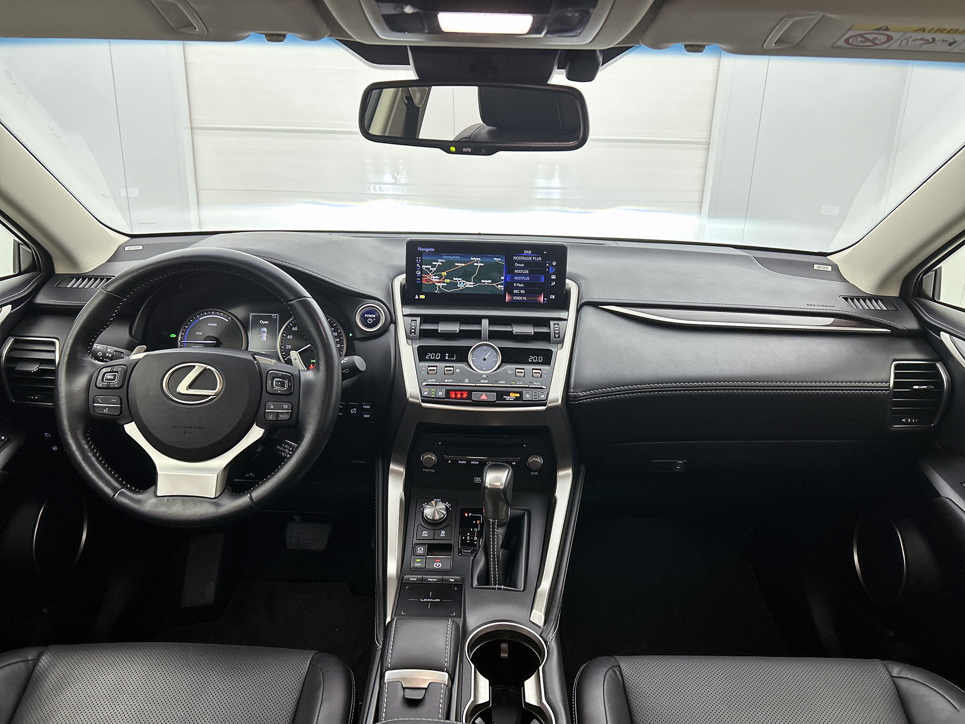 Foto van Lexus NX