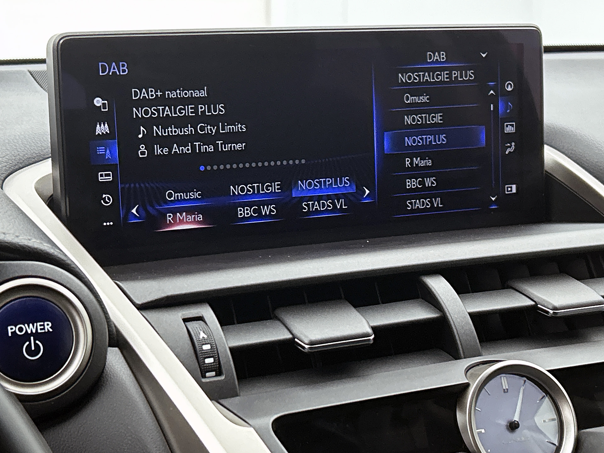 Foto van Lexus NX