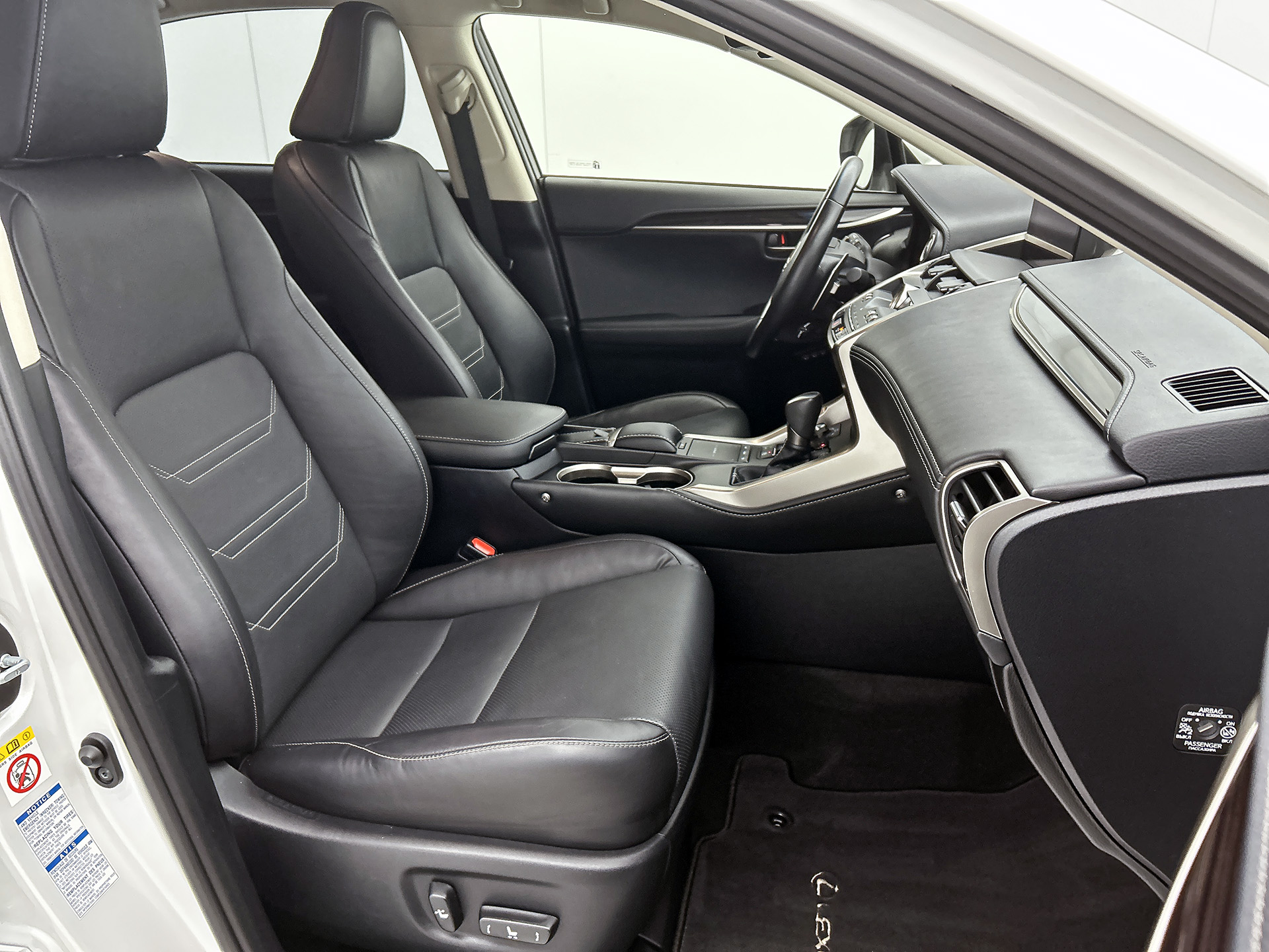 Foto van Lexus NX