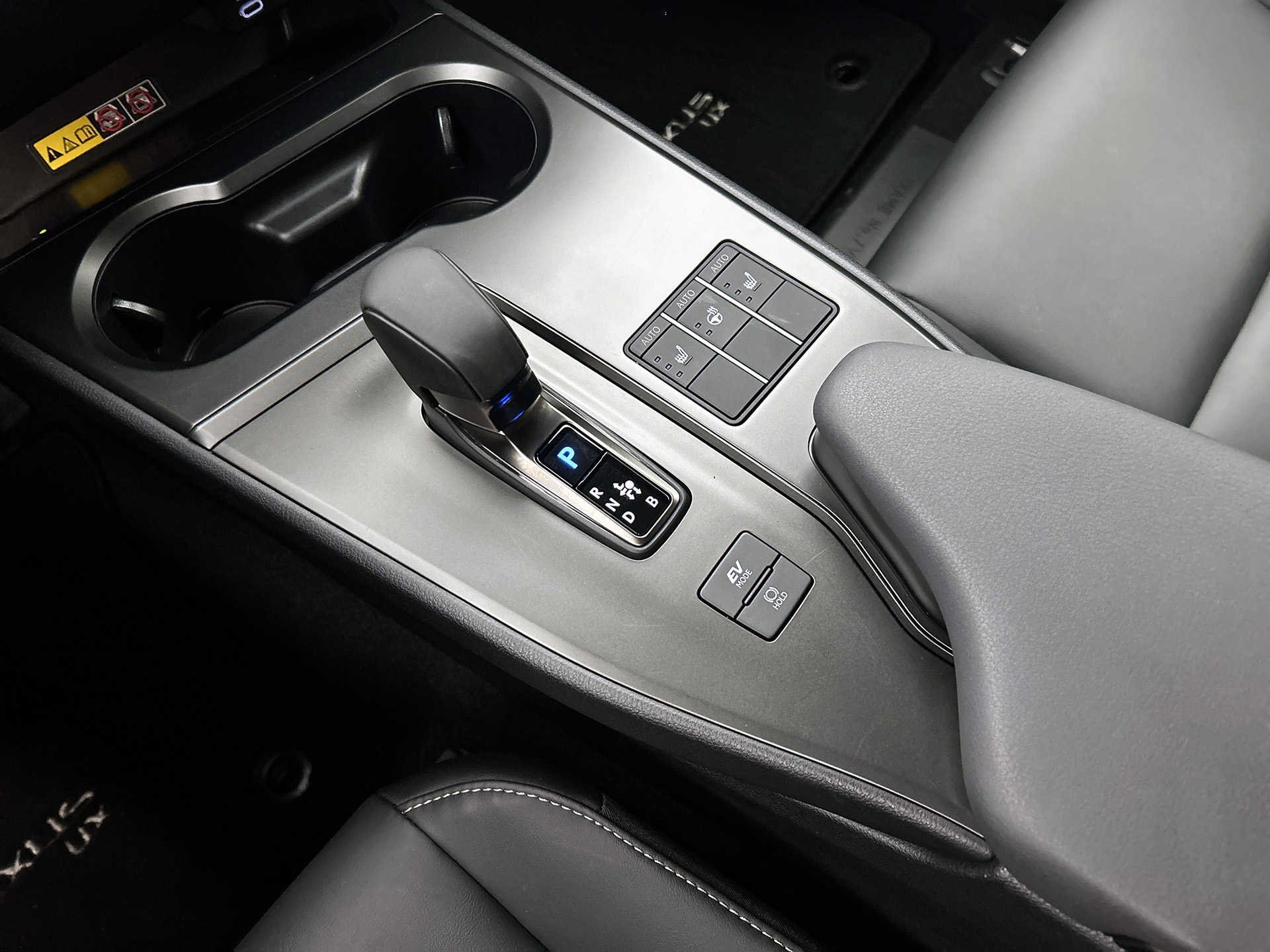 Foto van Lexus Lexus Ux300h