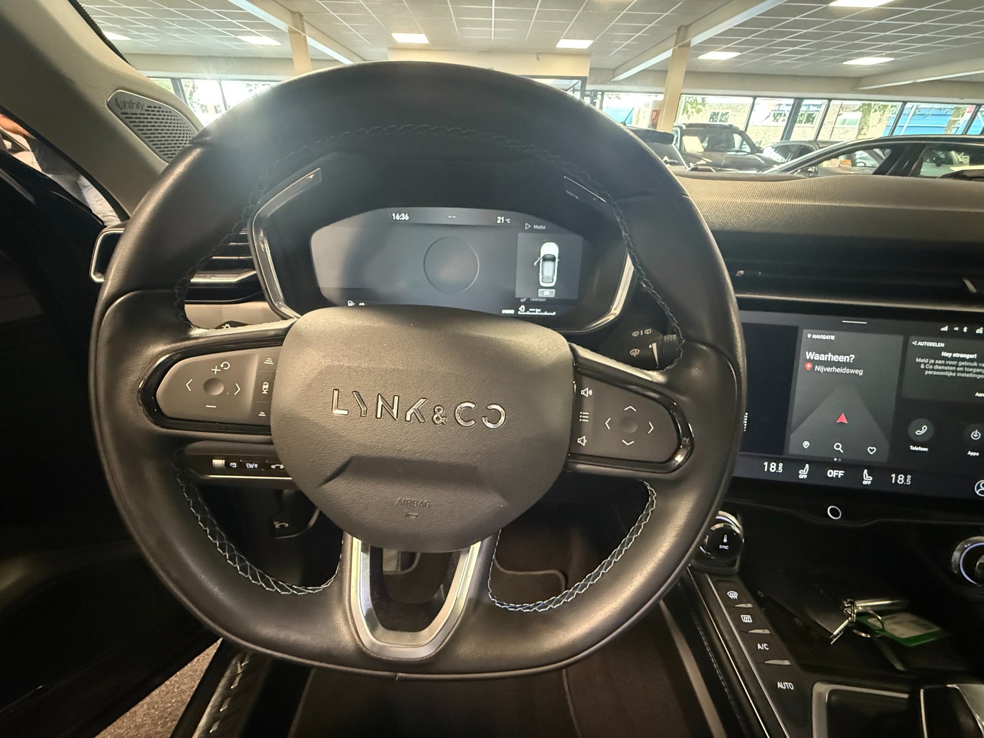 Foto van LYNK & Co 01