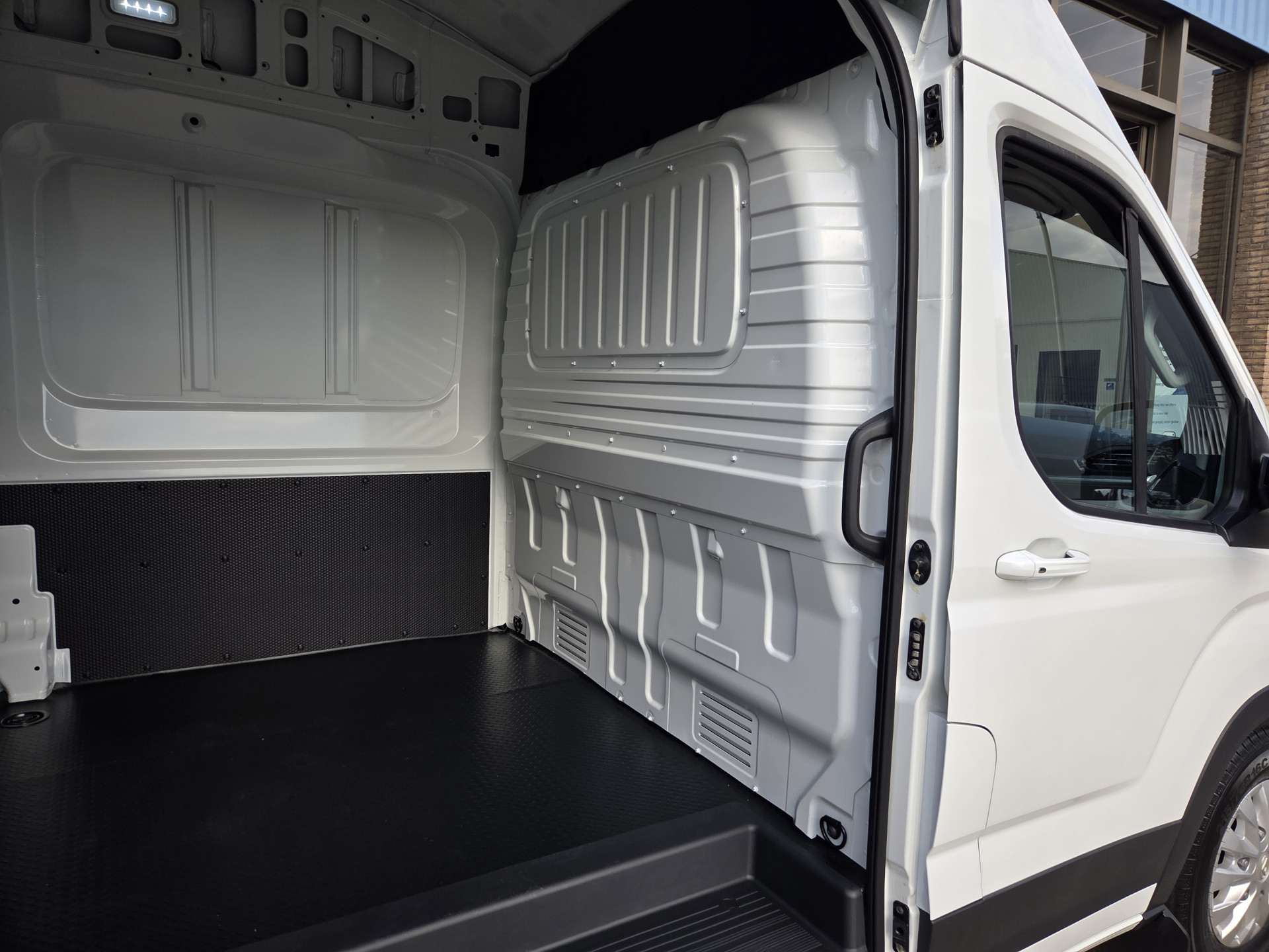 Foto van Maxus Edeliver 9
