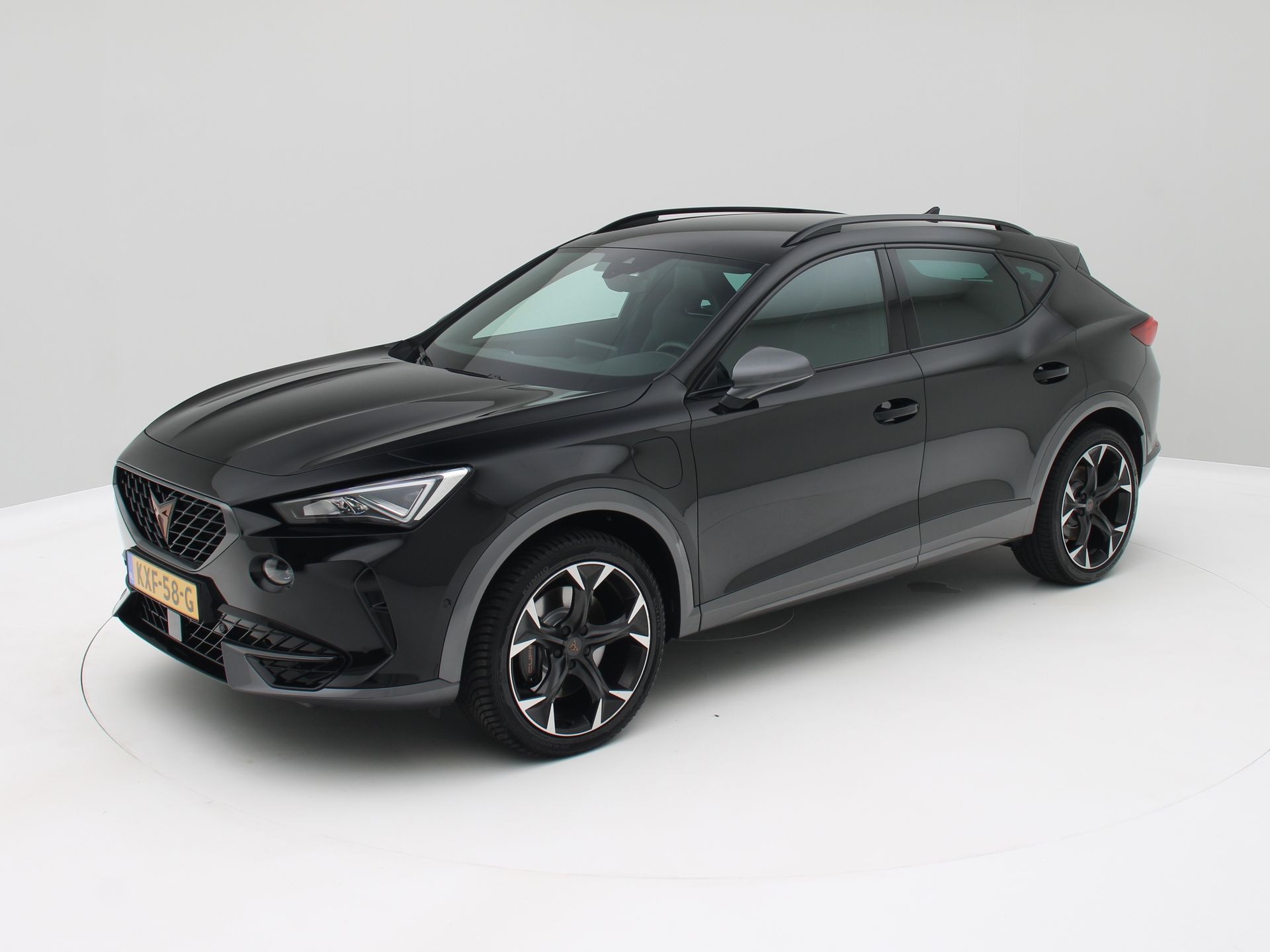 Cupra Formentor 1.4 e-Hybrid VZ Performance 245pk / Camera / Navi 2024 - voorkant