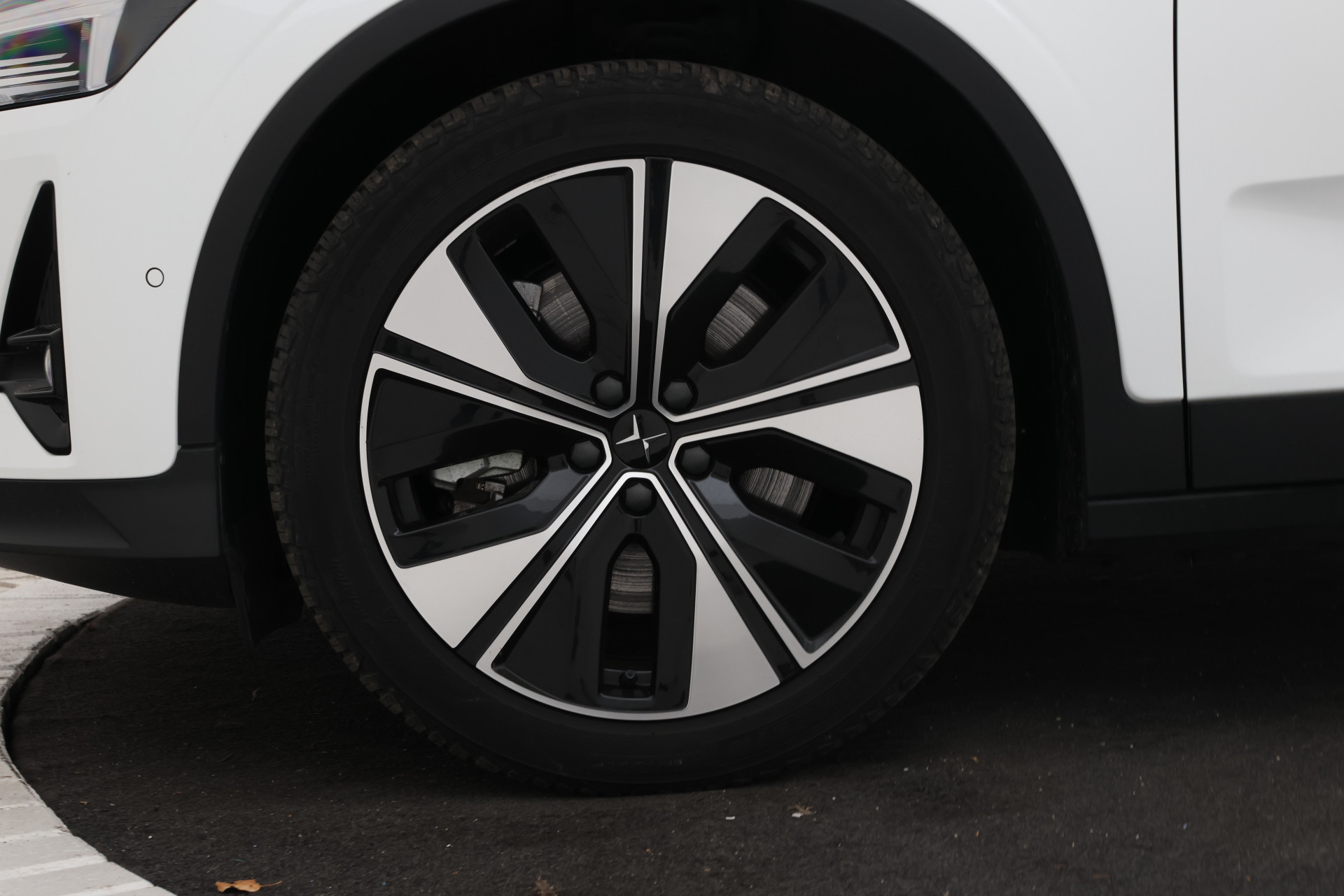 Foto van Polestar 2