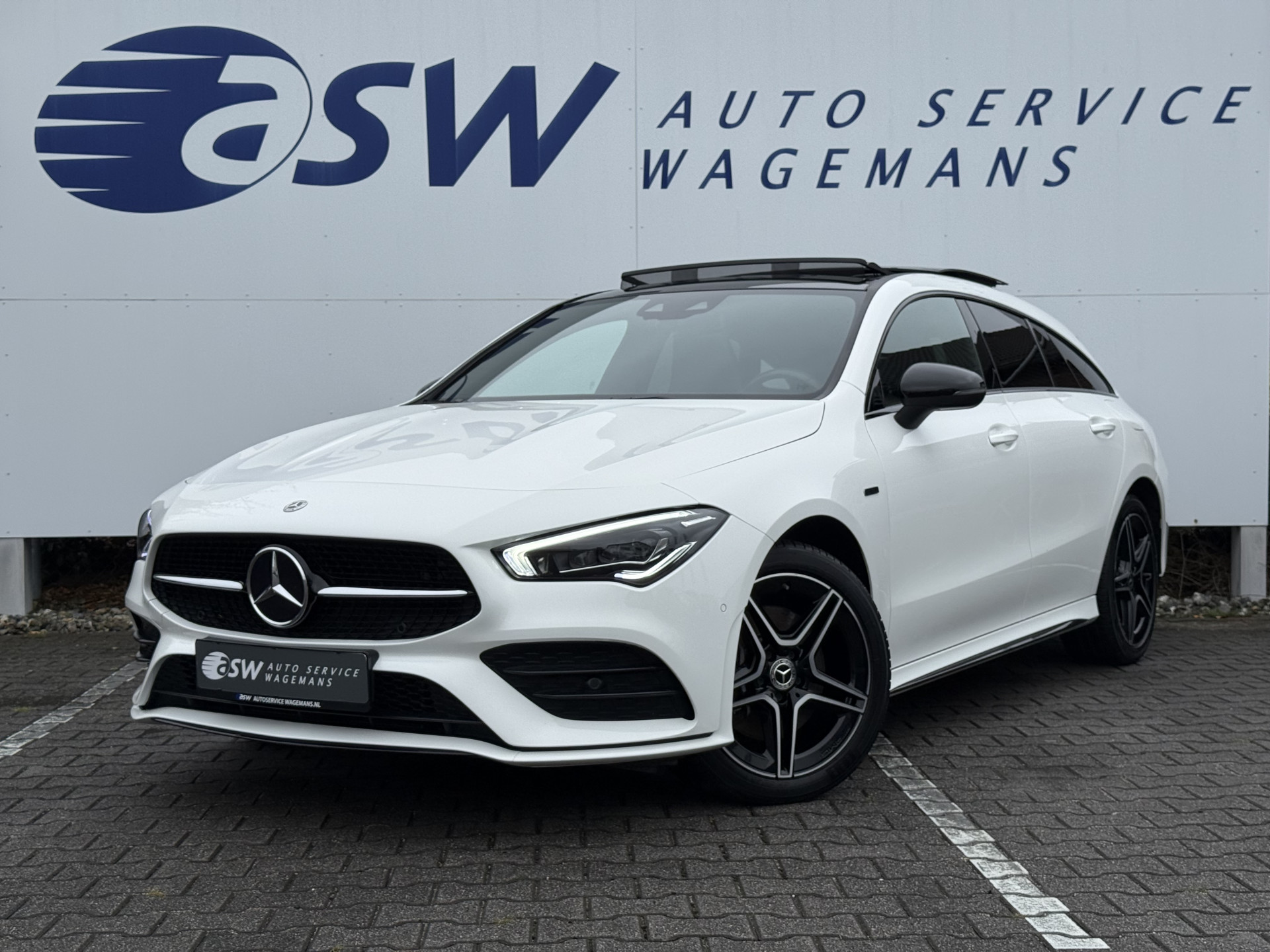 Mercedes-Benz Cla-klasse Shooting Brake 250 e Business Solution AMG 2021 - voorkant