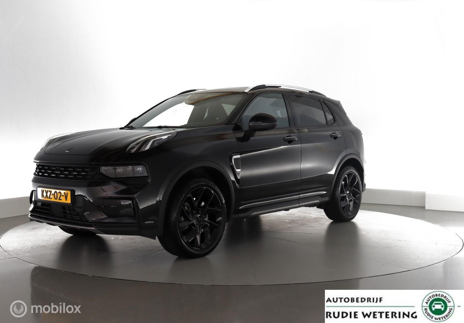 LYNK & Co 01 1.5 PHEV Black Style|Zwarte hemel|rolhoes|pano|lmv20 2023 - voorkant
