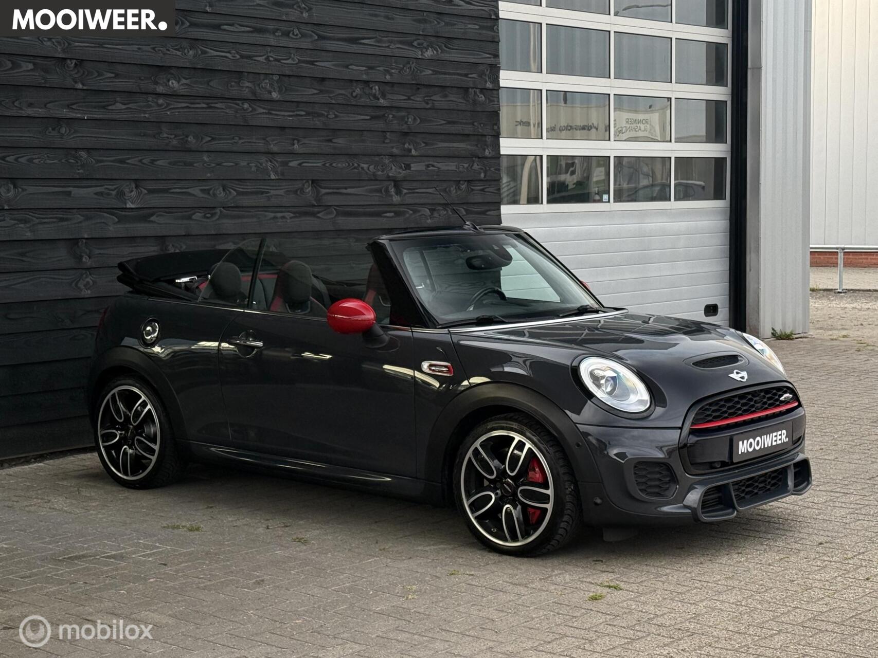 Mini Cabrio 2.0 John Cooper Works Chili | Automaat | LED 2017 - voorkant