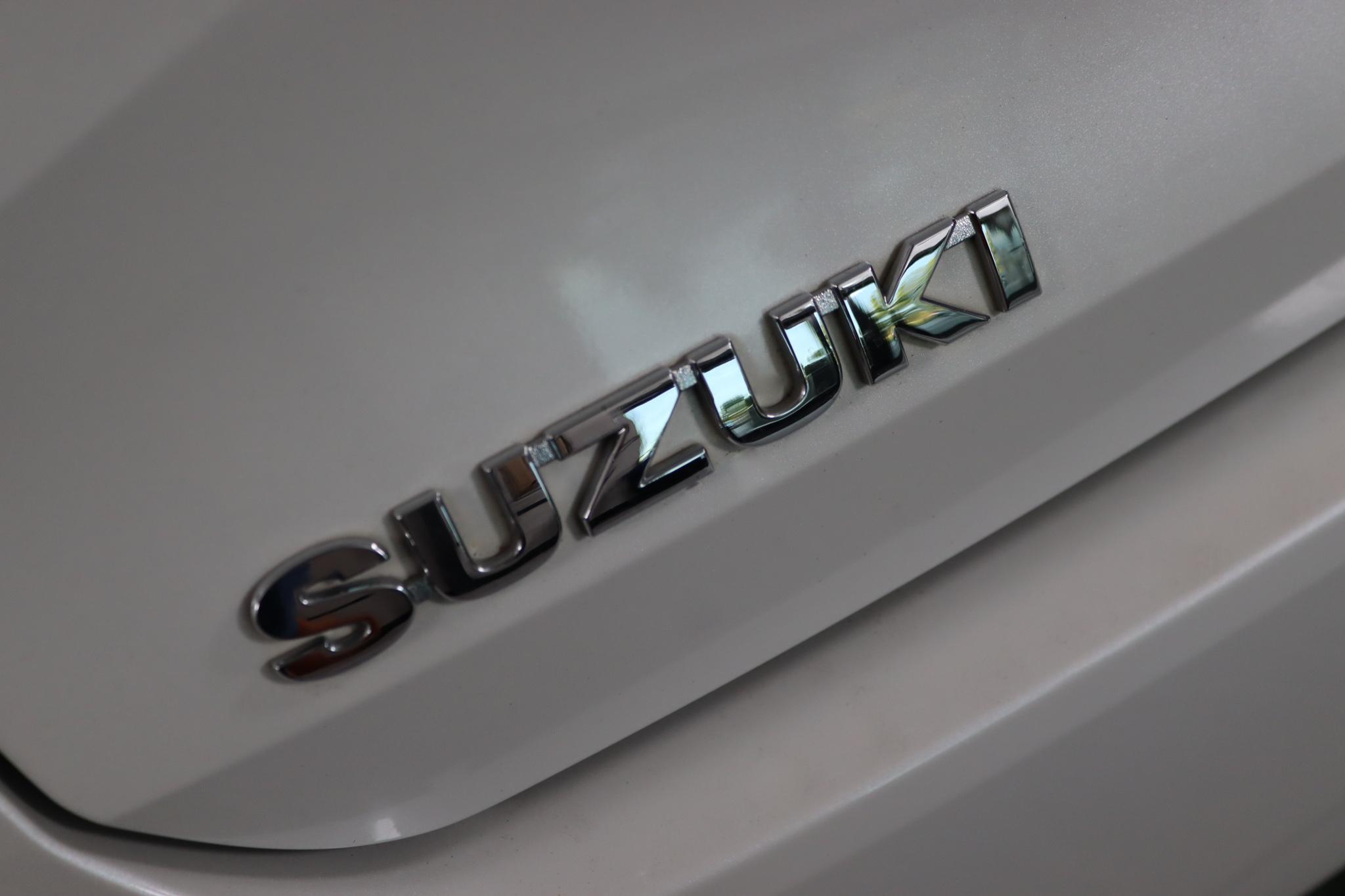 Foto van Suzuki Swace