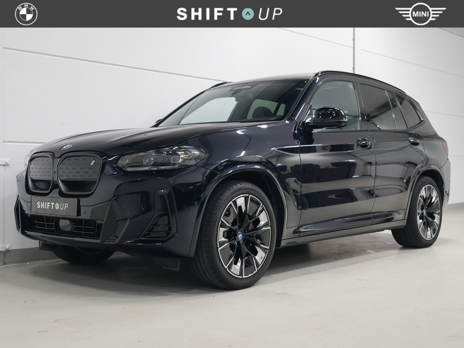 BMW Ix3 80 kWh M-Sport | Panoramadak | Harman Kardon | CoPilot 2023 - voorkant
