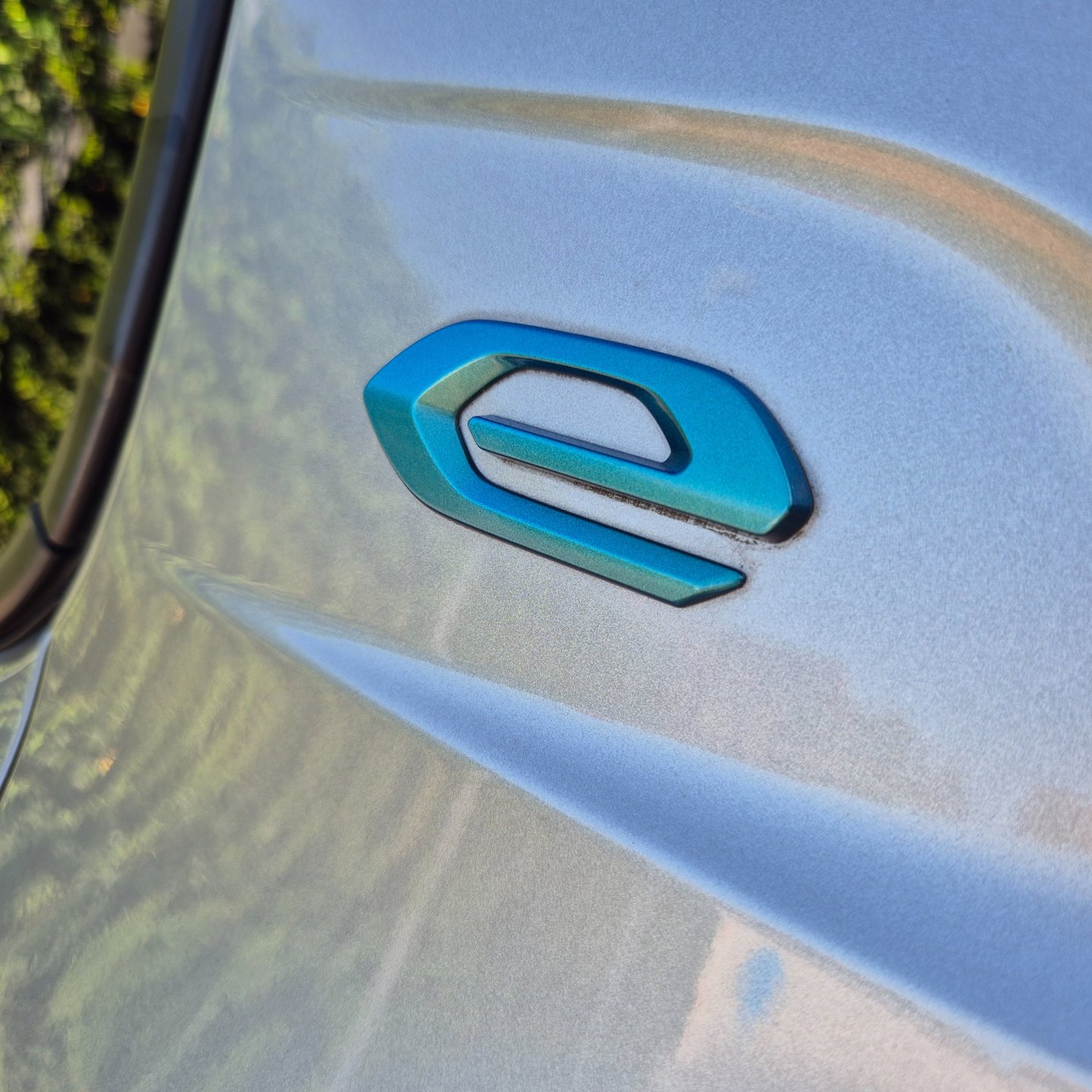 Foto van Peugeot E-208