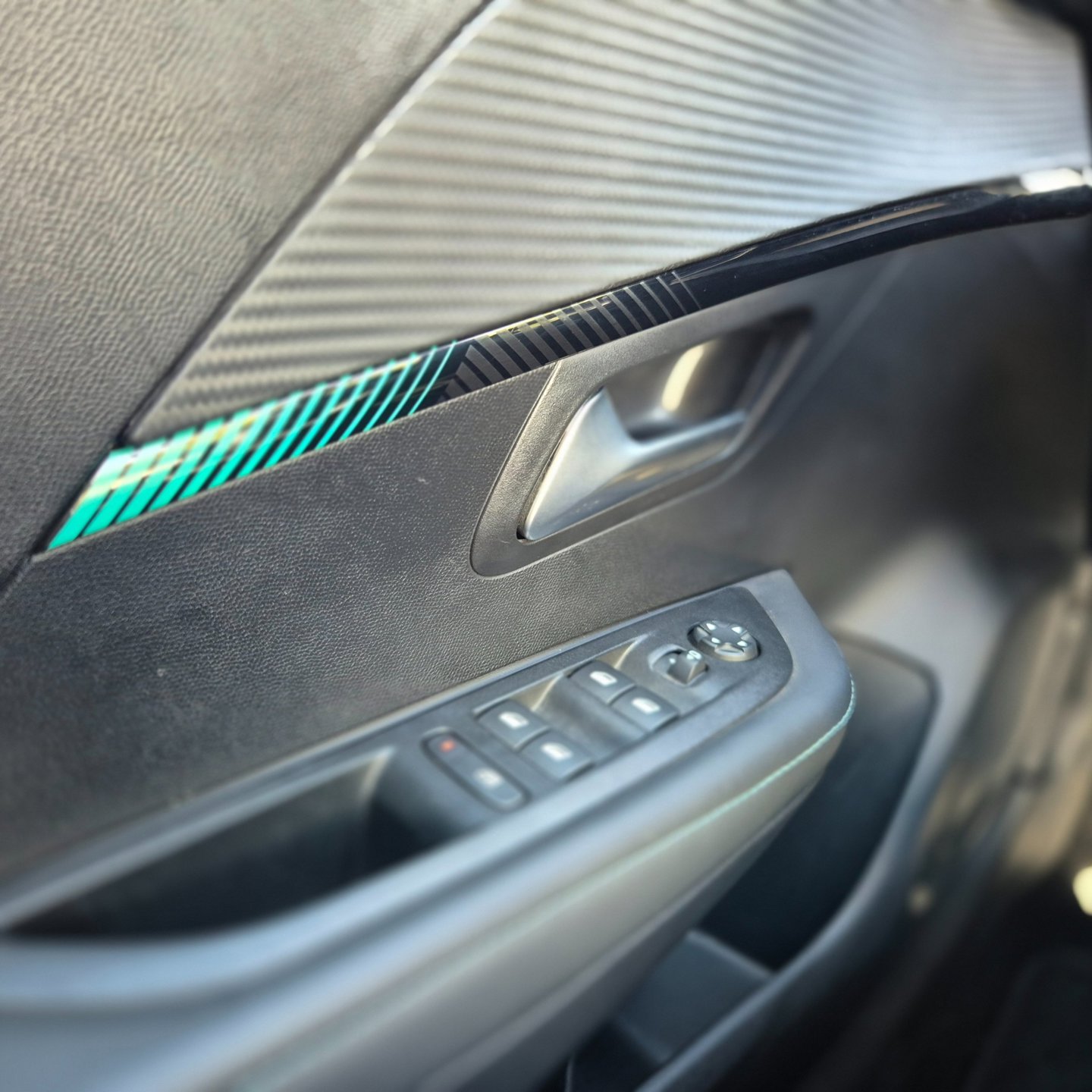 Foto van Peugeot E-208