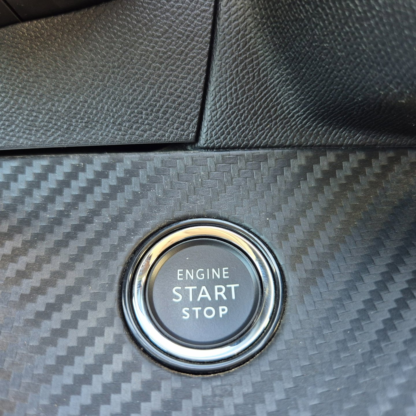 Foto van Peugeot E-208