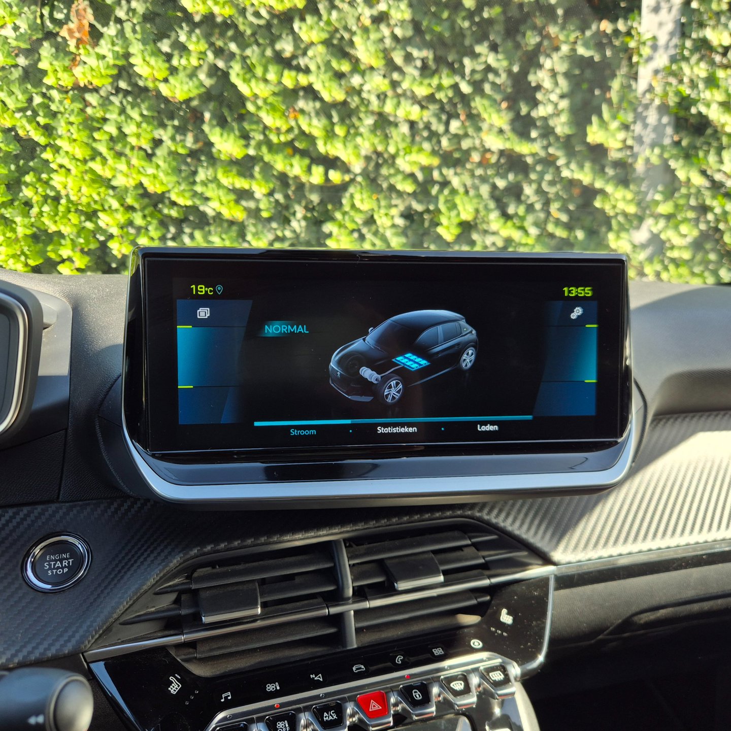 Foto van Peugeot E-208