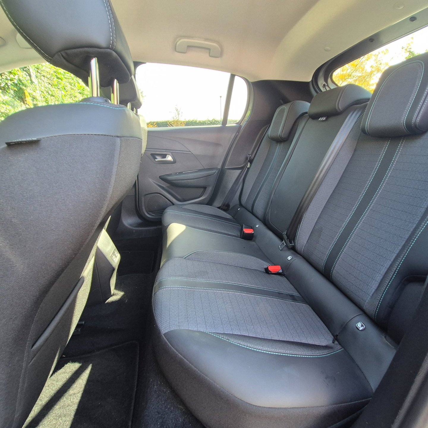Foto van Peugeot E-208