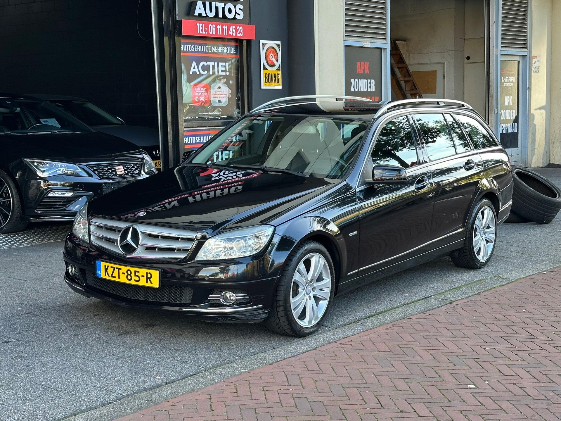 Mercedes-Benz C-klasse Estate 180 CGI Avantgarde Automaaat Navi Leer 2010 - voorkant