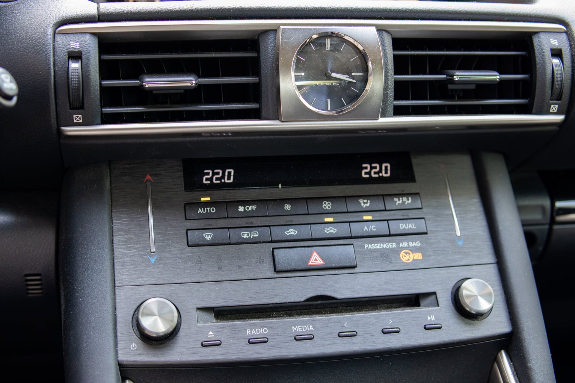 Foto van Lexus Lexus Is300h