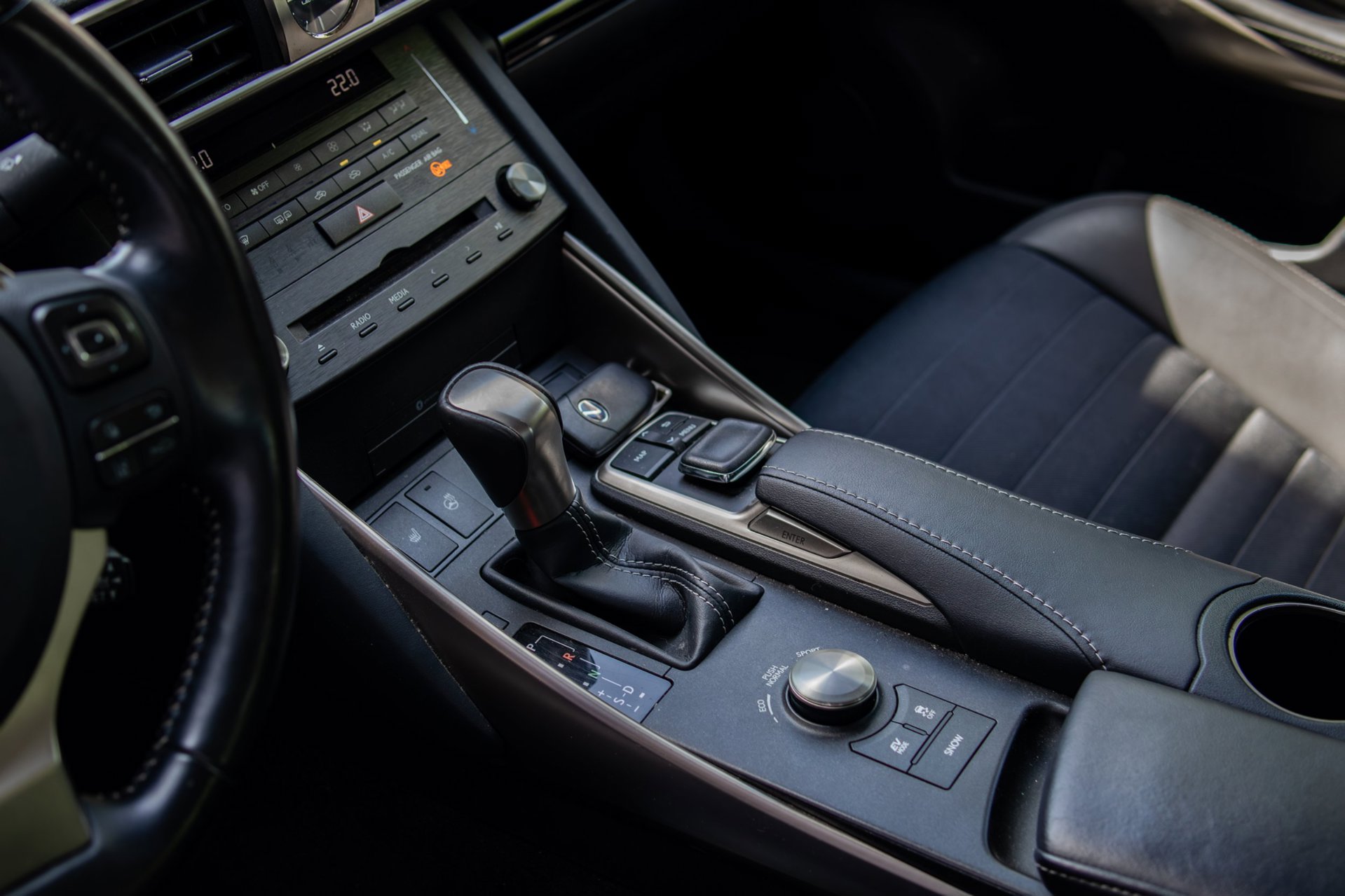 Foto van Lexus Lexus Is300h