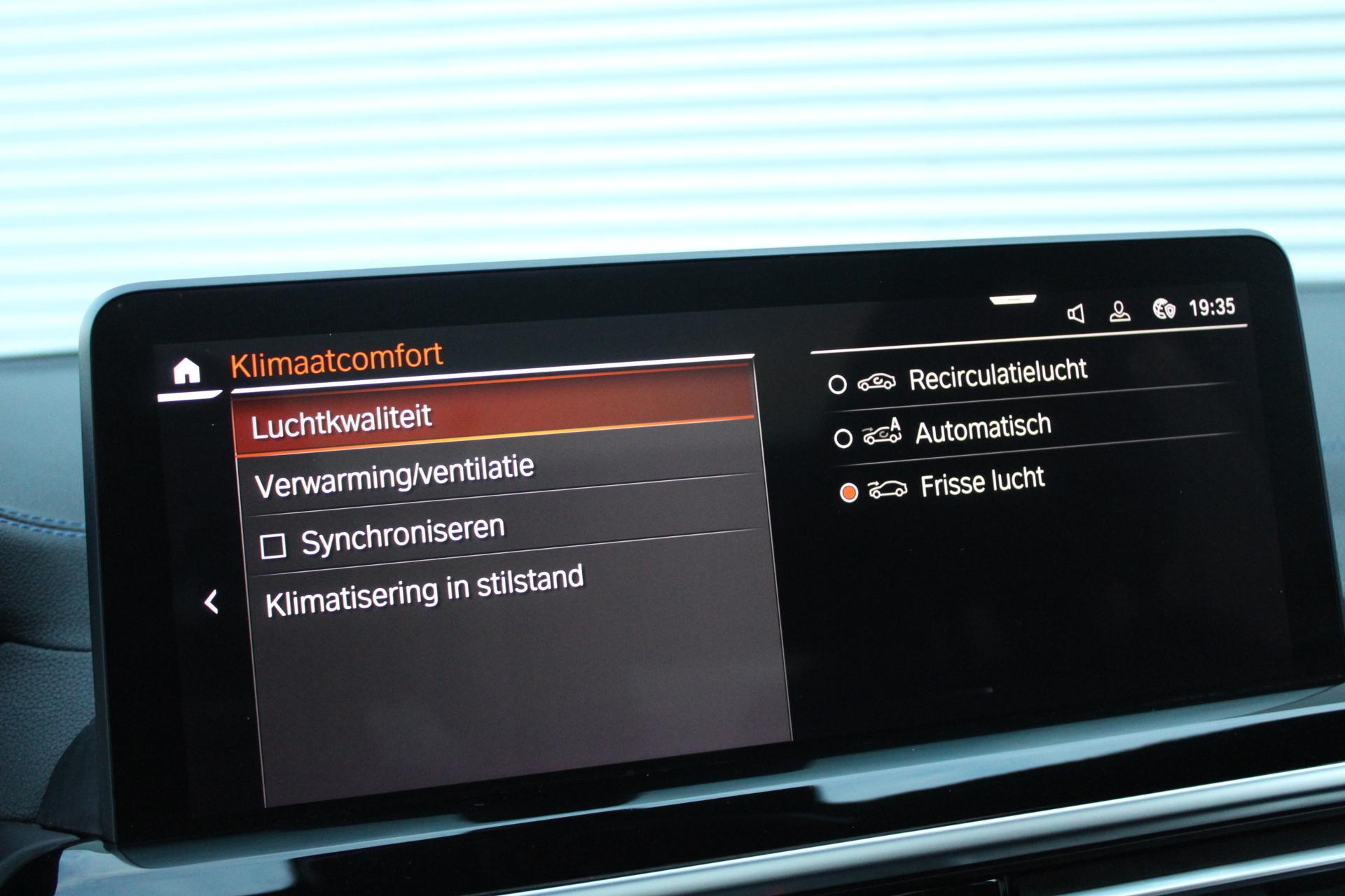 Foto van BMW Ix3