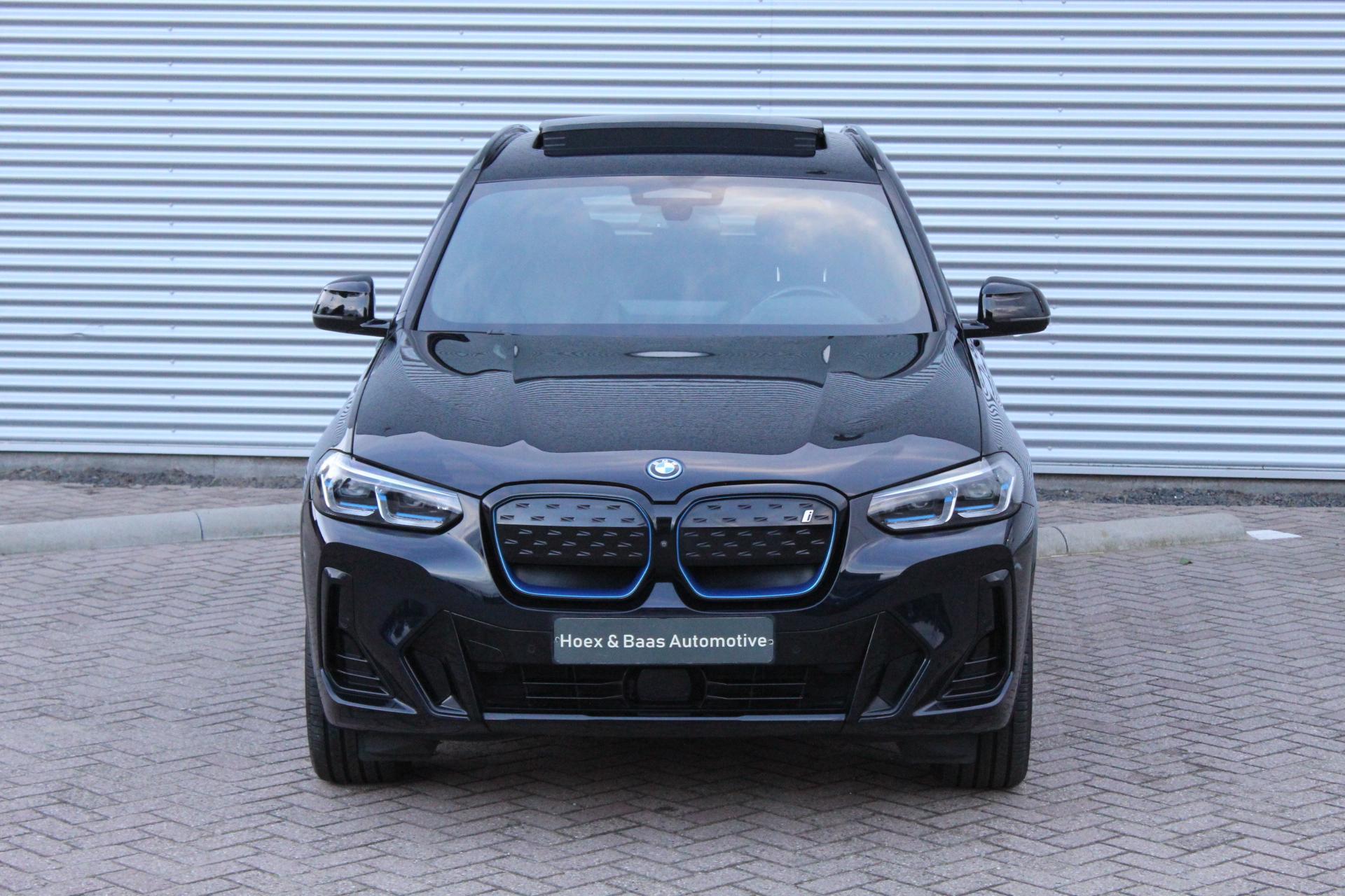 Foto van BMW Ix3