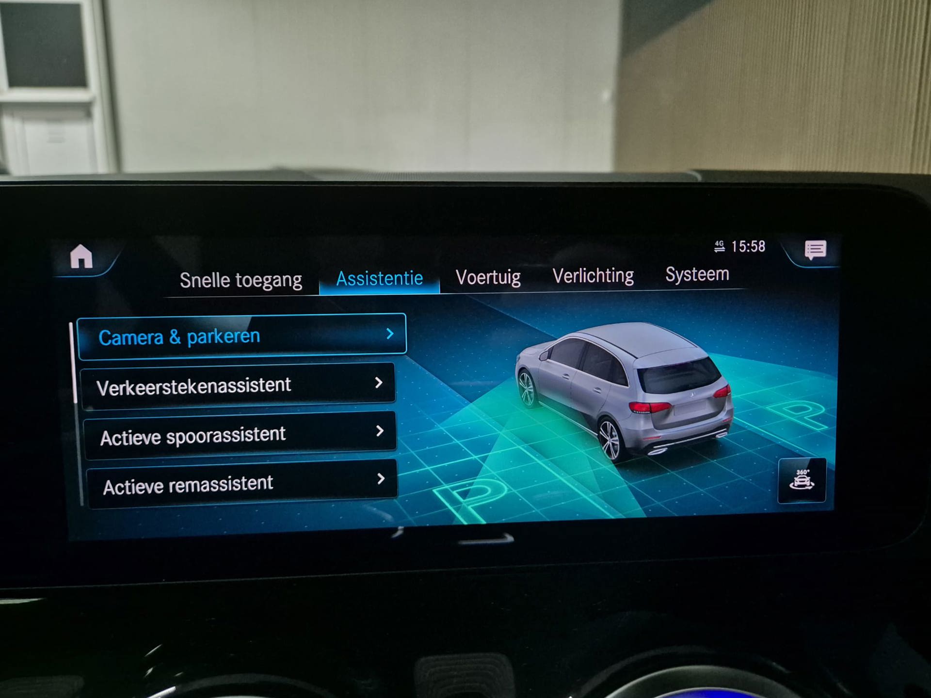 Foto van Mercedes-Benz B 250 E
