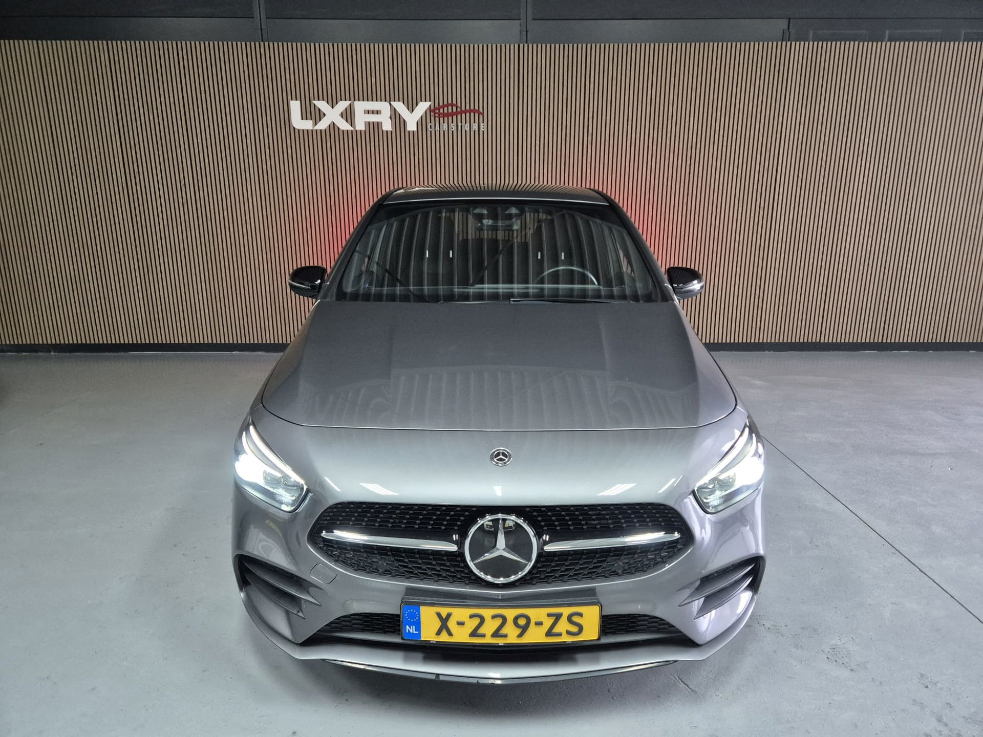 Foto van Mercedes-Benz B 250 E
