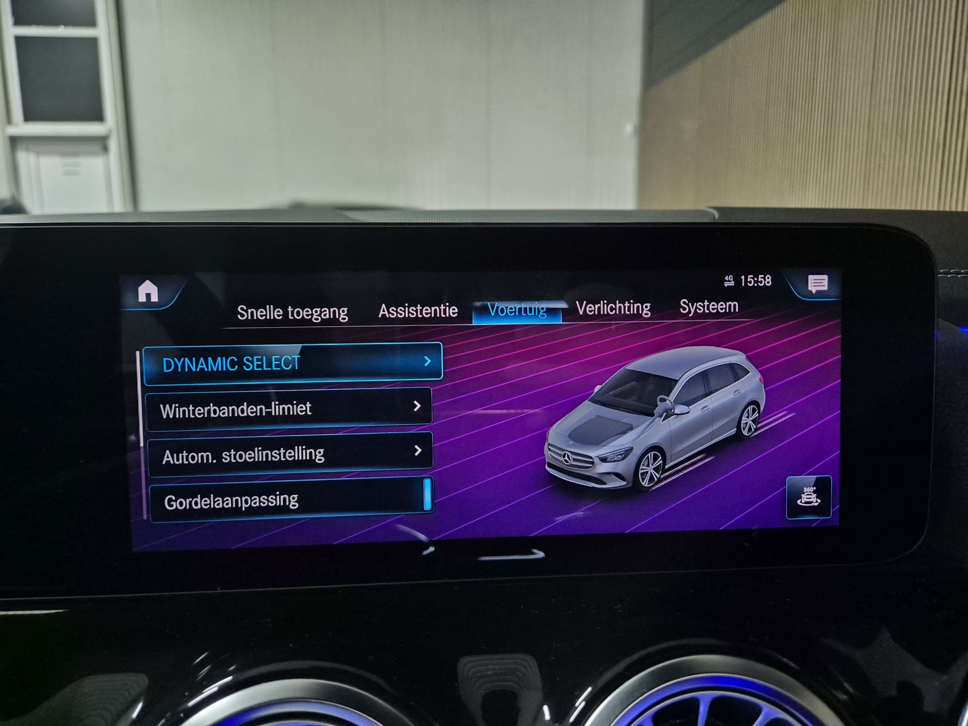 Foto van Mercedes-Benz B 250 E