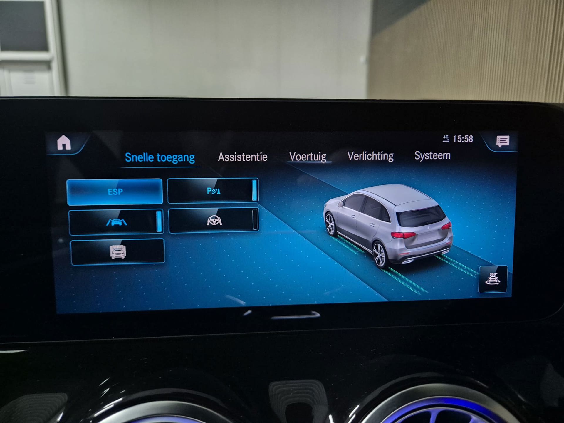 Foto van Mercedes-Benz B 250 E