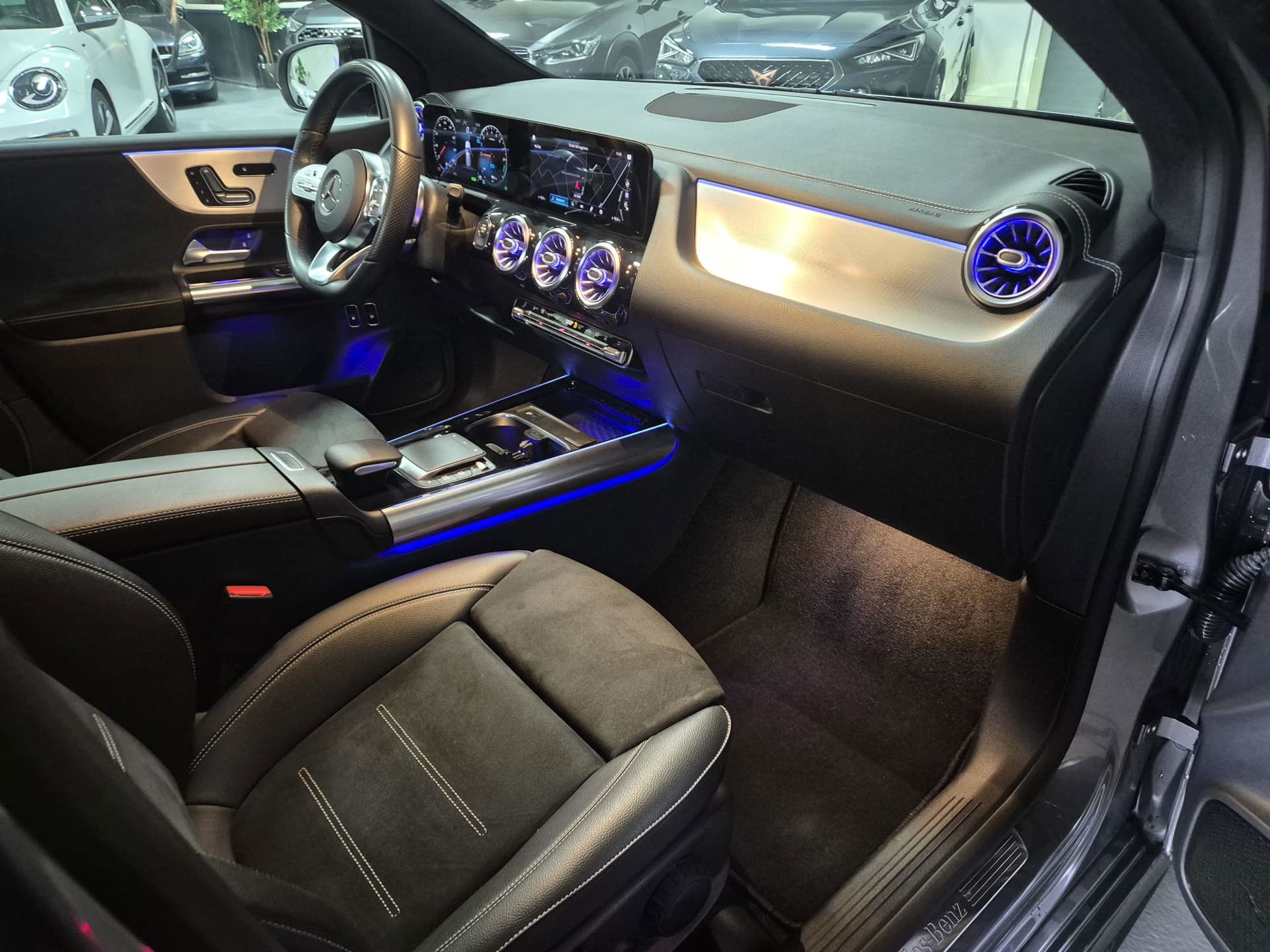 Foto van Mercedes-Benz B 250 E