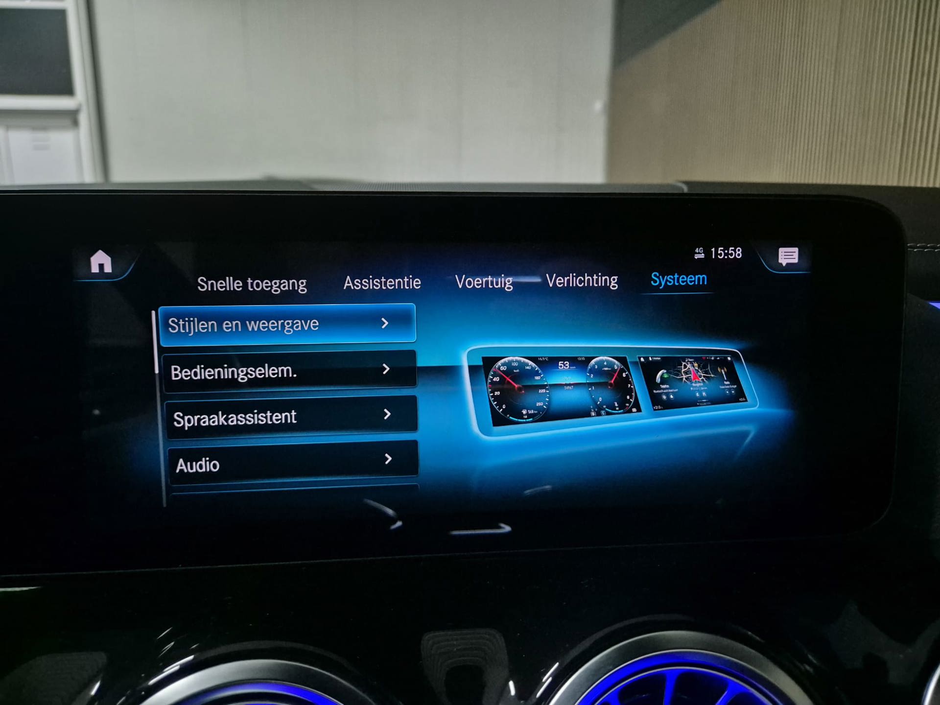 Foto van Mercedes-Benz B 250 E