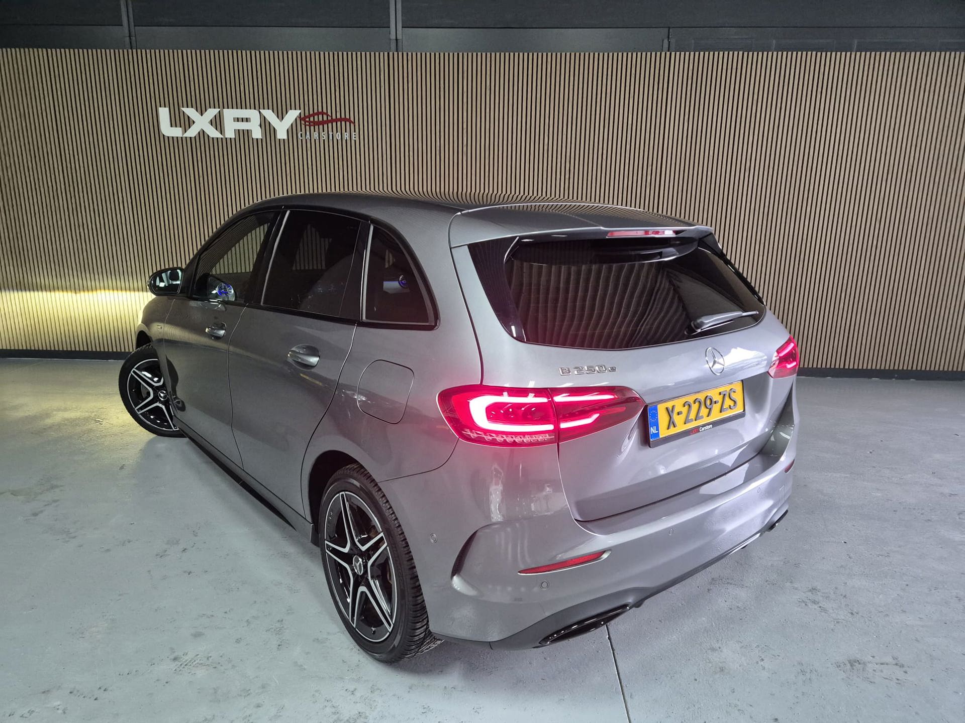 Foto van Mercedes-Benz B 250 E